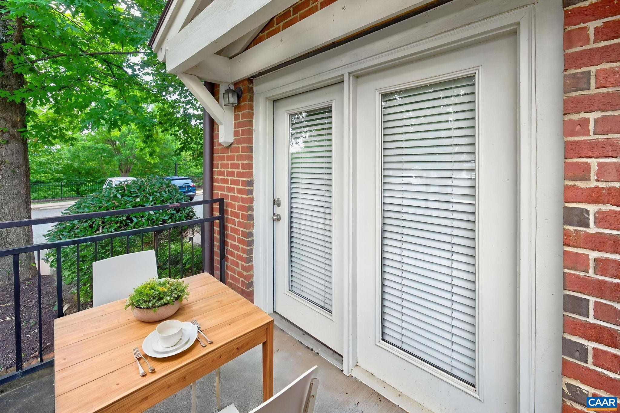 1915 BEECHCREST CT Unit: 101
