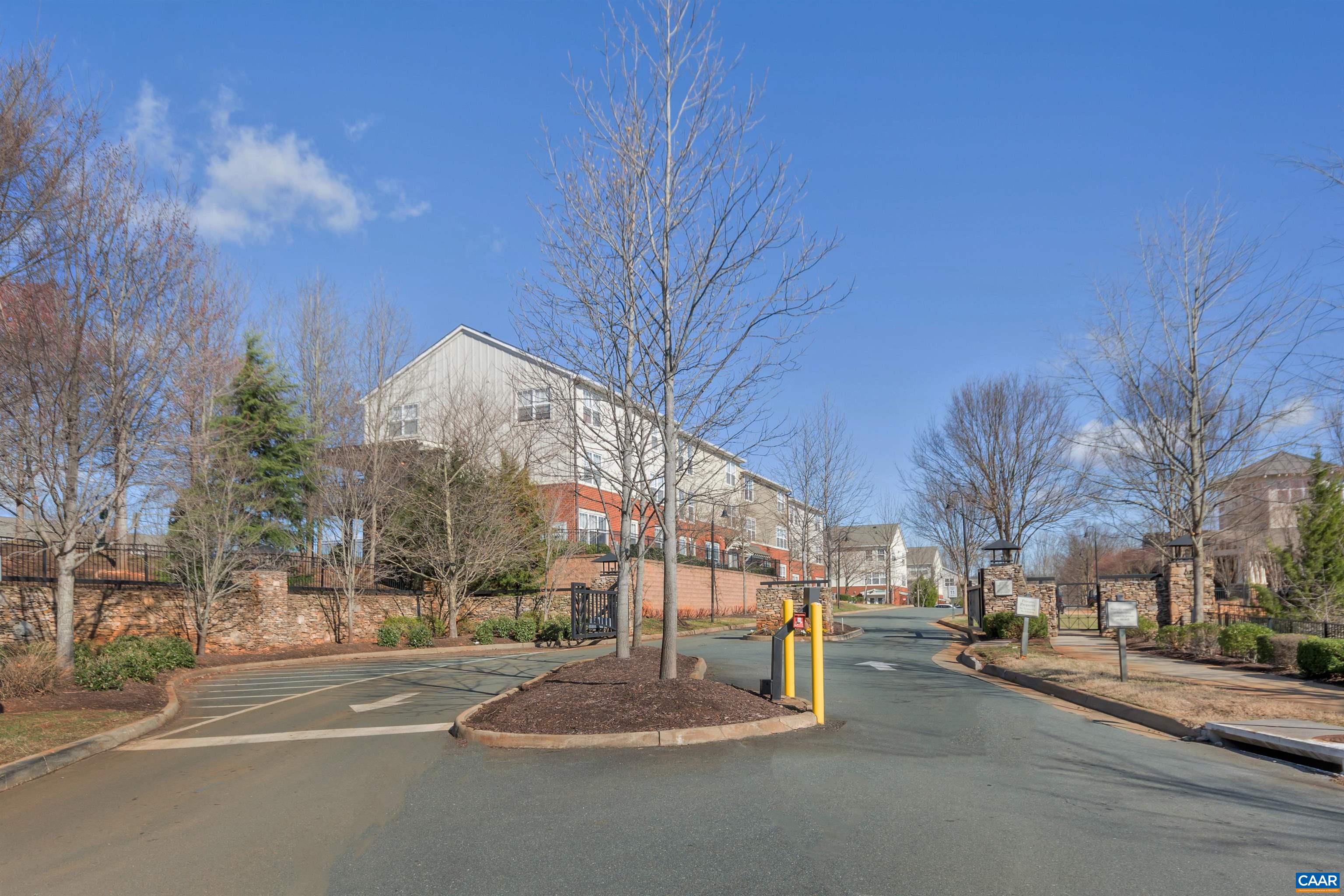 1915 BEECHCREST CT Unit: 101
