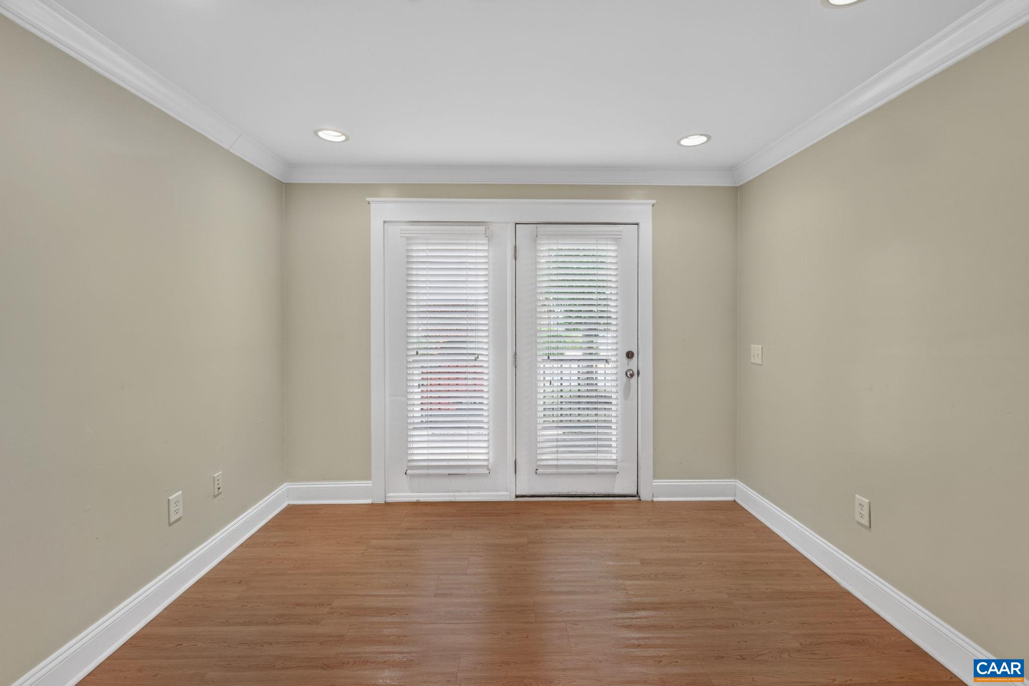 1915 BEECHCREST CT Unit: 101