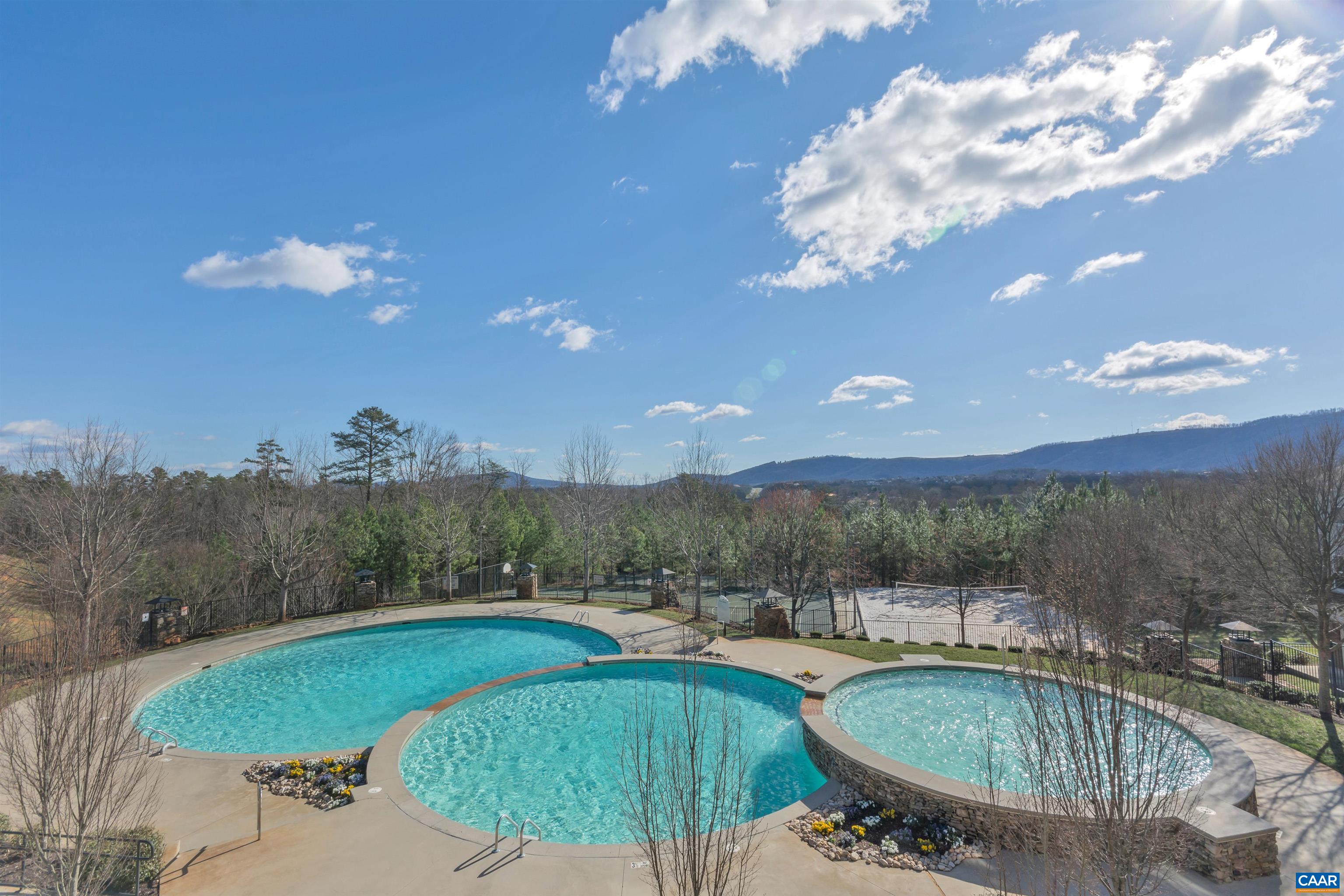 1915 BEECHCREST CT Unit: 101