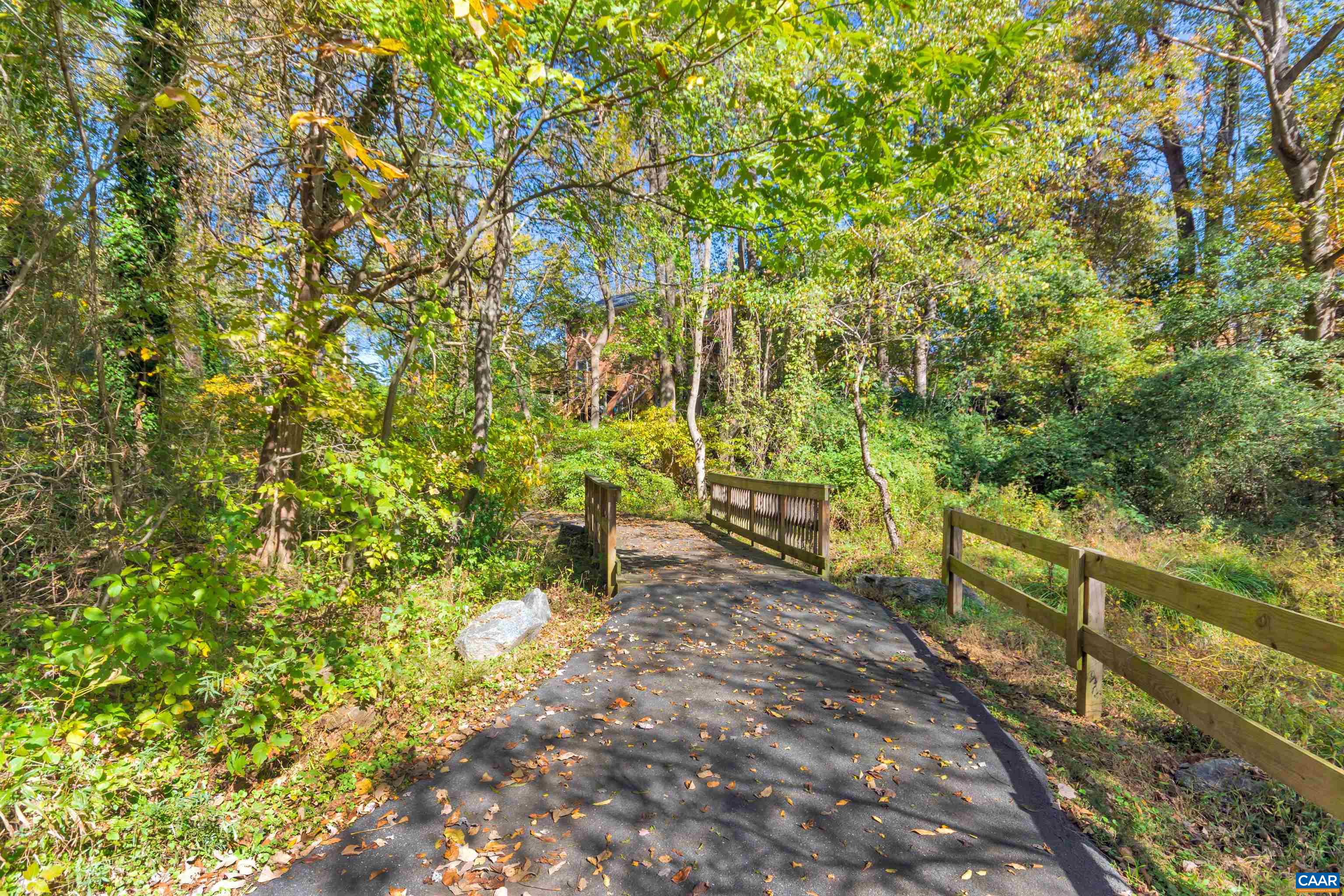 1915 BEECHCREST CT Unit: 101