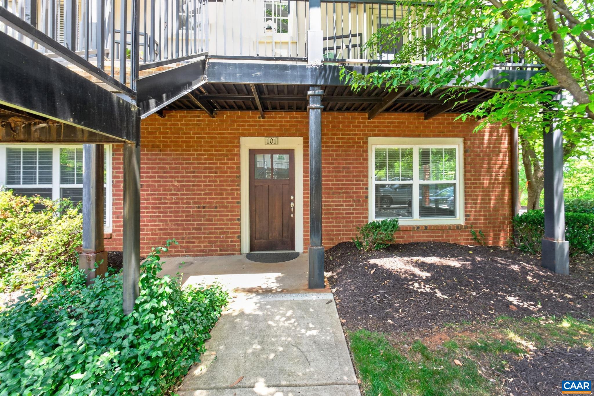 1915 BEECHCREST CT Unit: 101