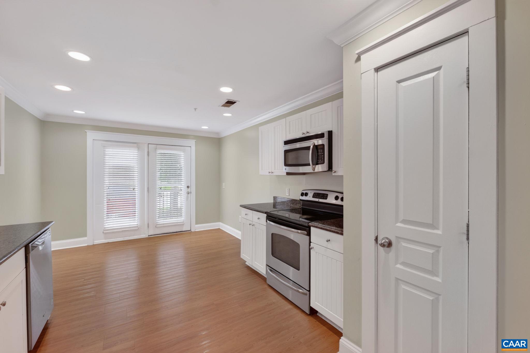 1915 BEECHCREST CT Unit: 101