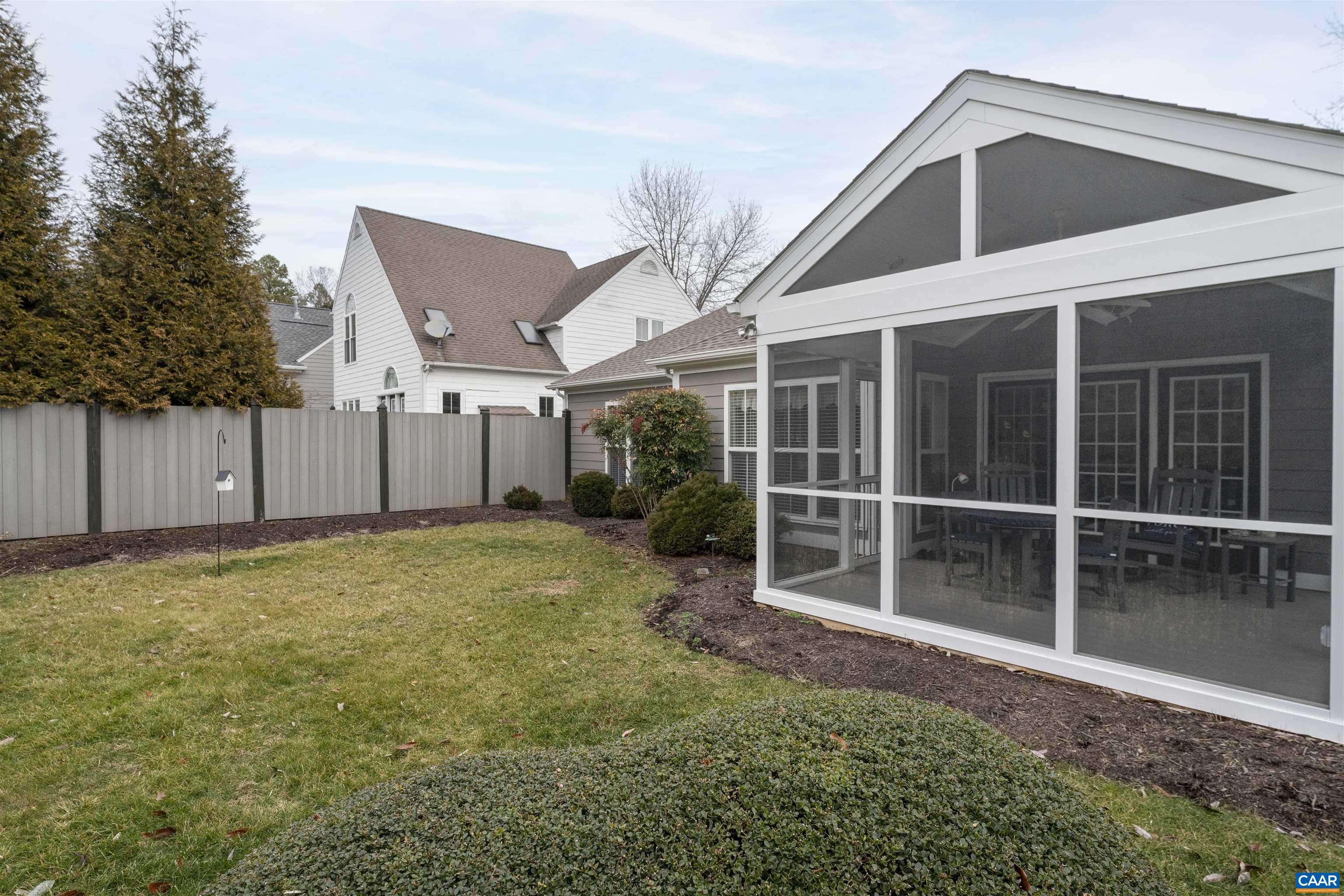 1229 STONEGATE WAY
