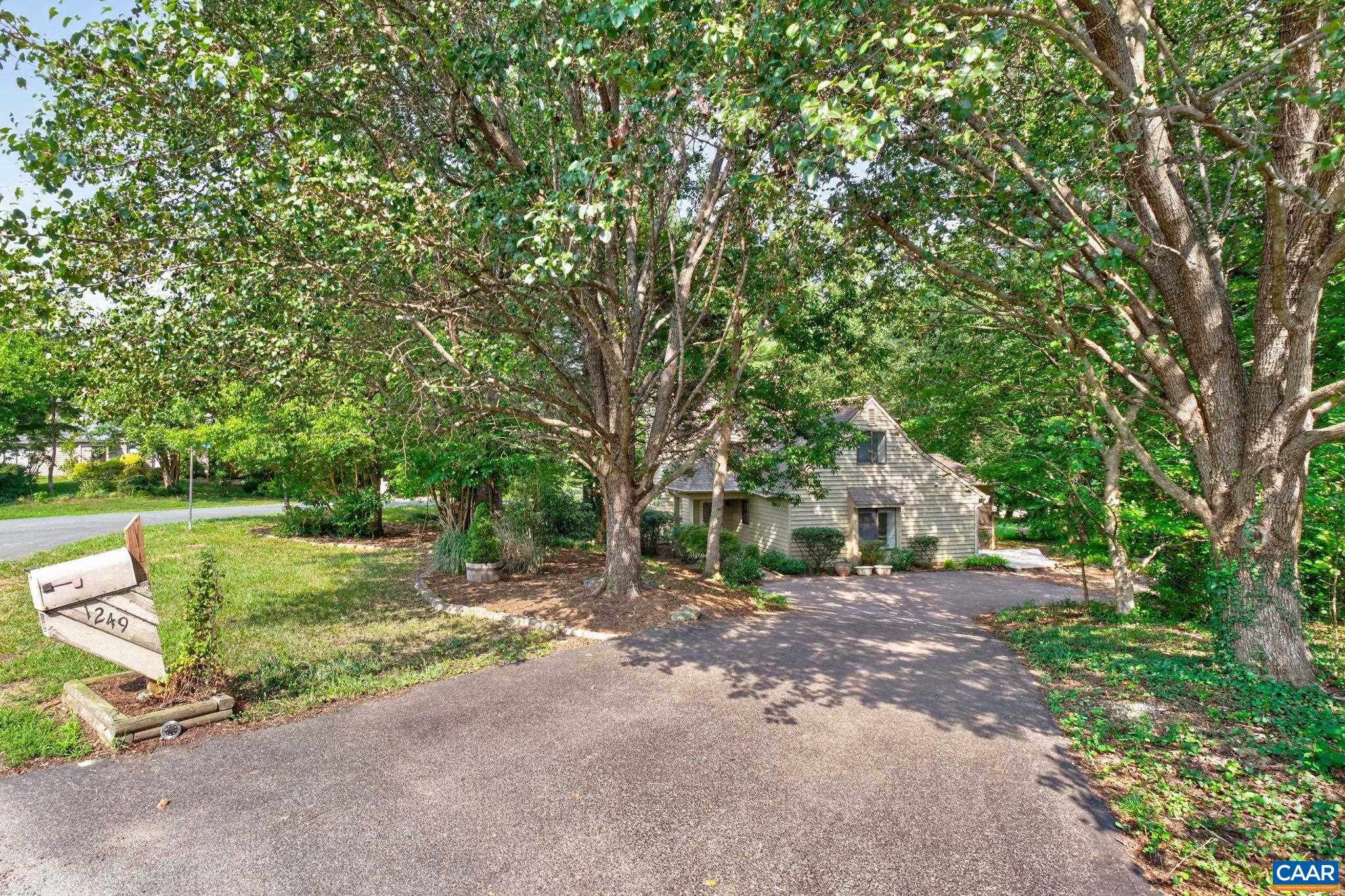 1249 GRISTMILL DR