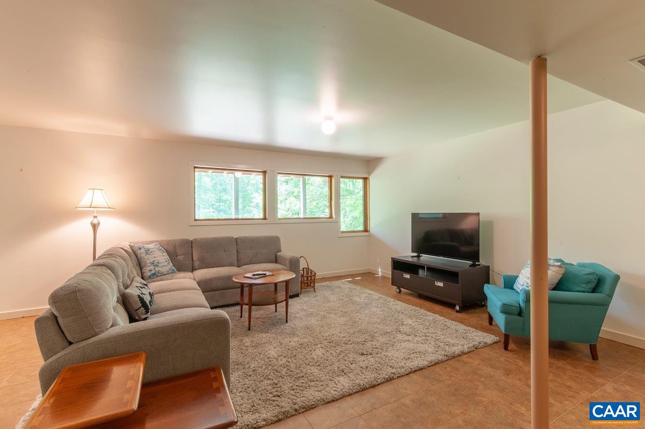 396 HIDDEN CREEK RD