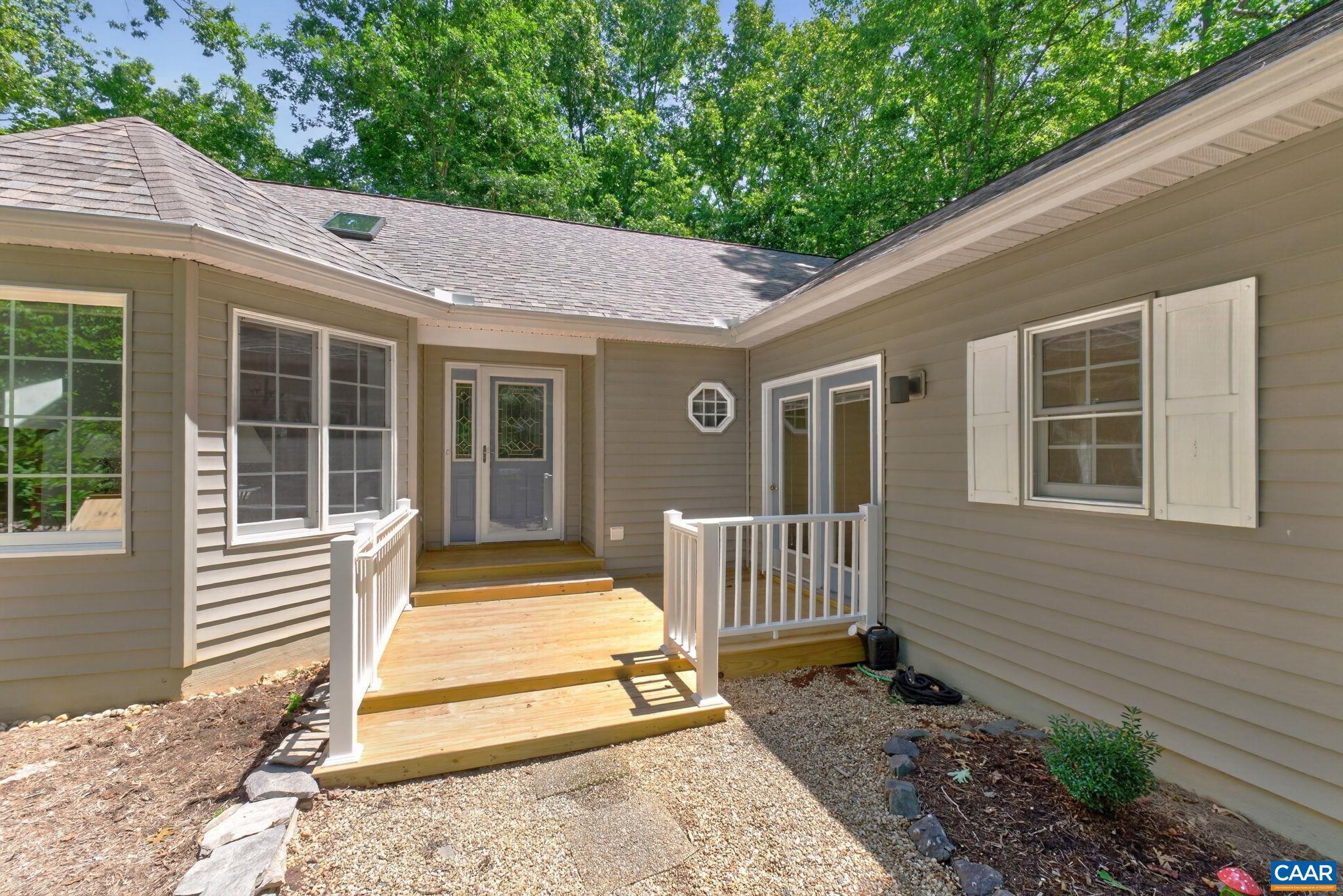 5 BRIARWOOD RD