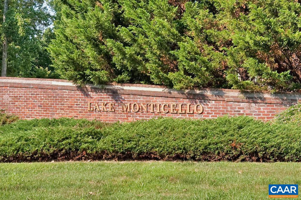 5 BRIARWOOD RD
