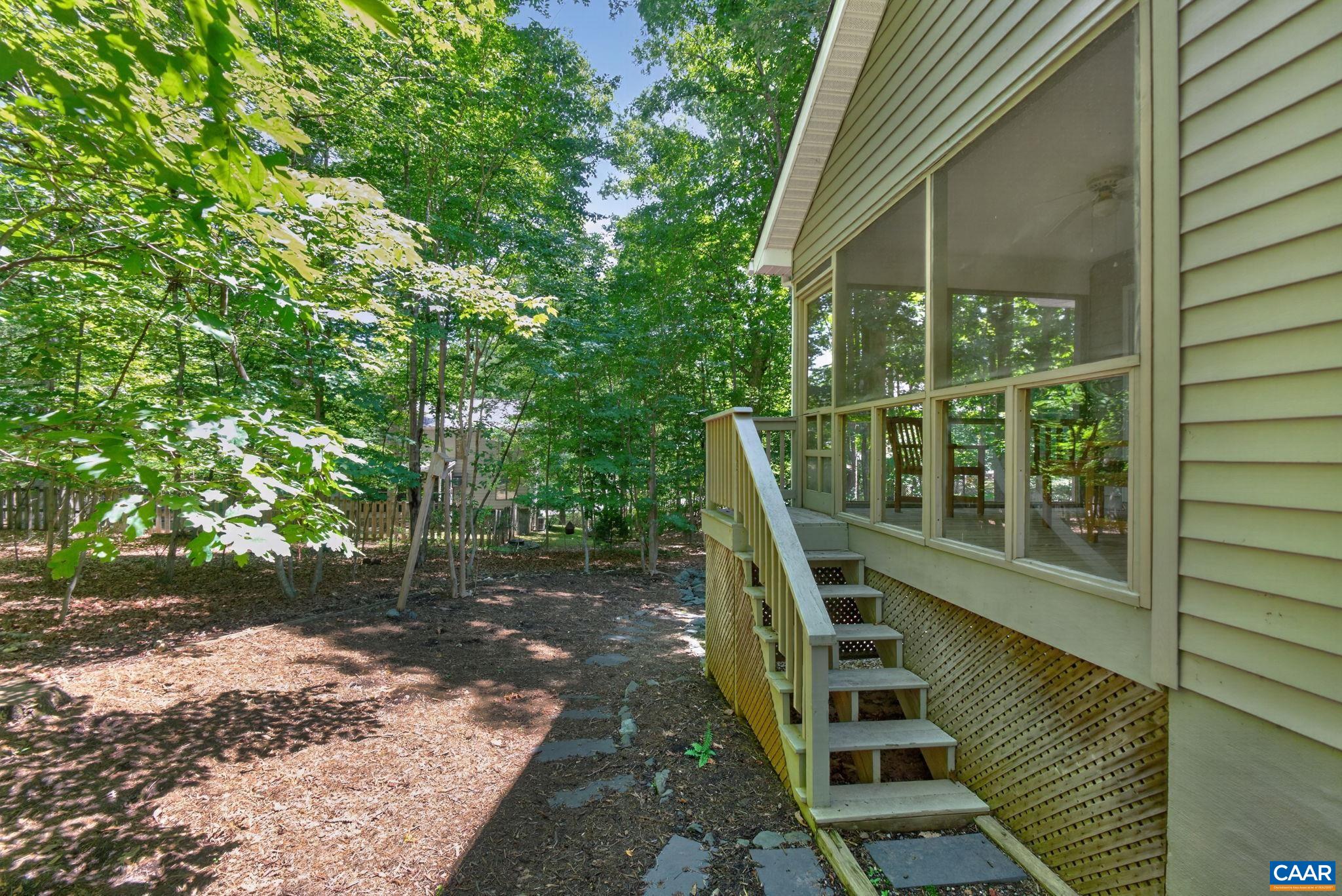 5 BRIARWOOD RD