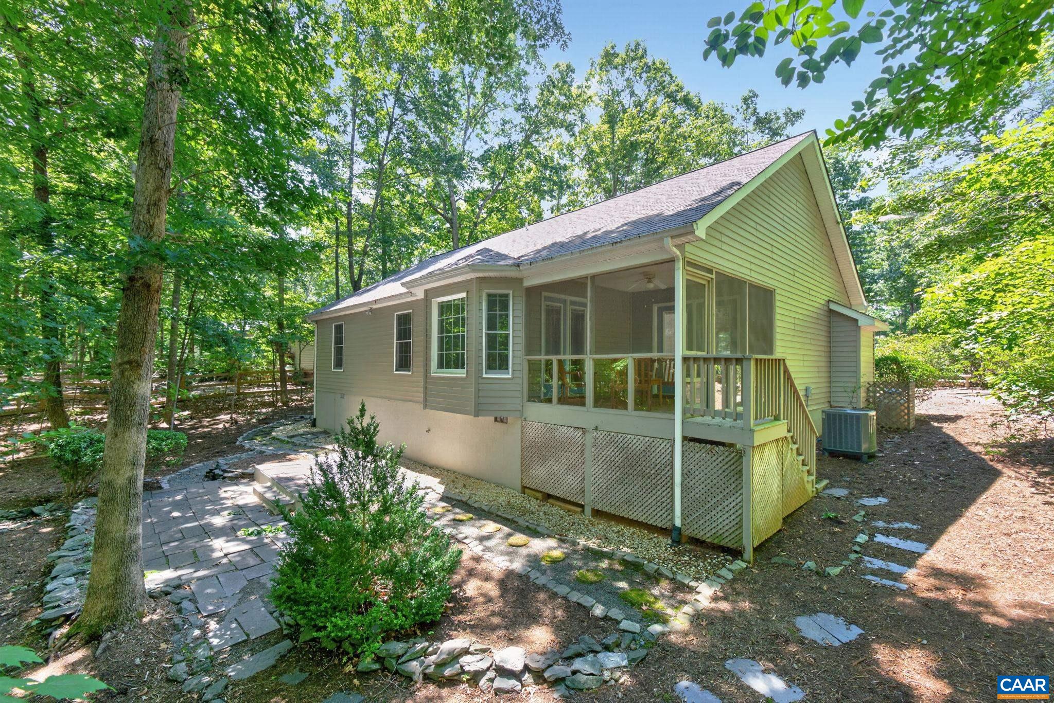 5 BRIARWOOD RD