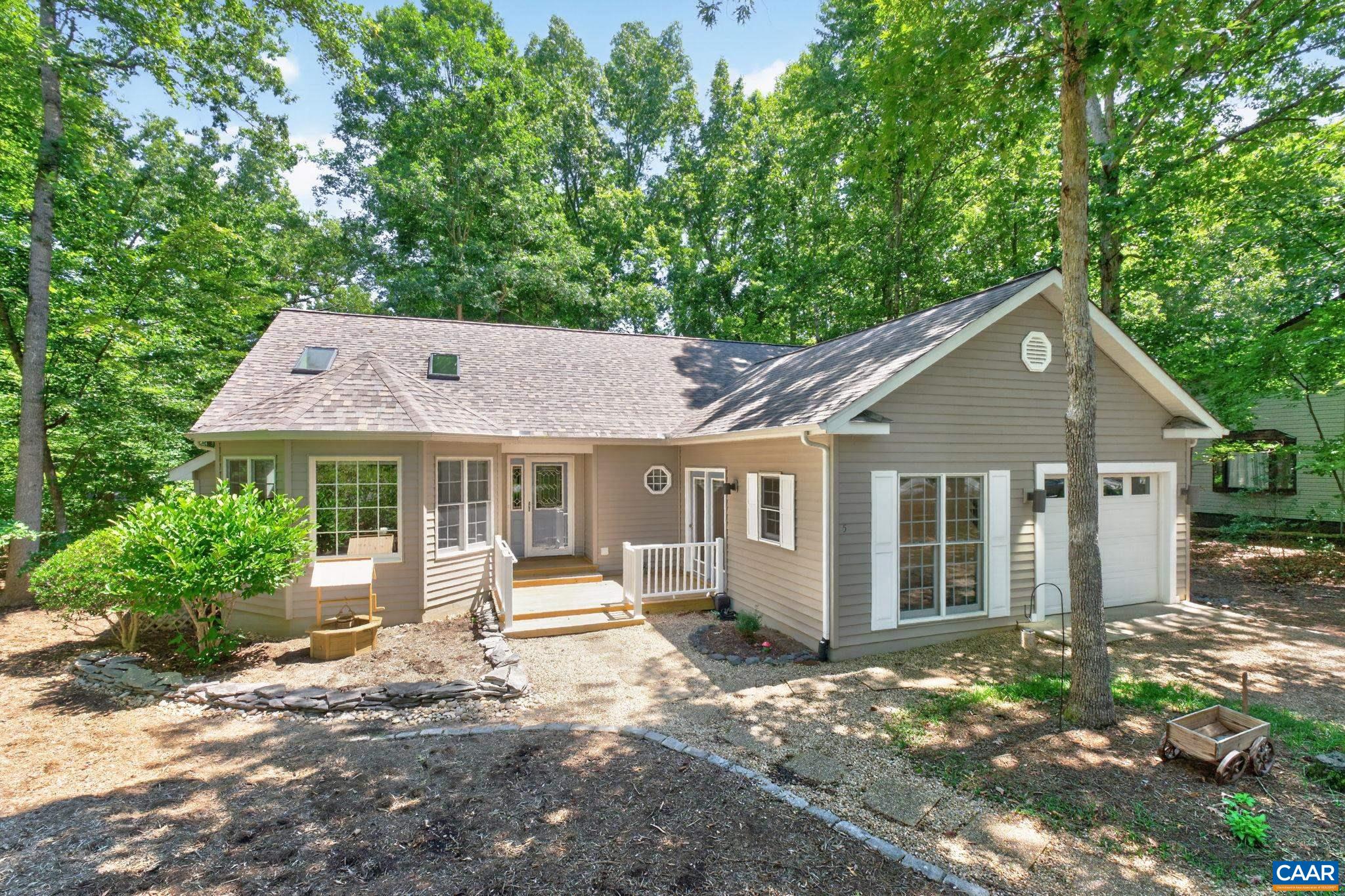 5 BRIARWOOD RD
