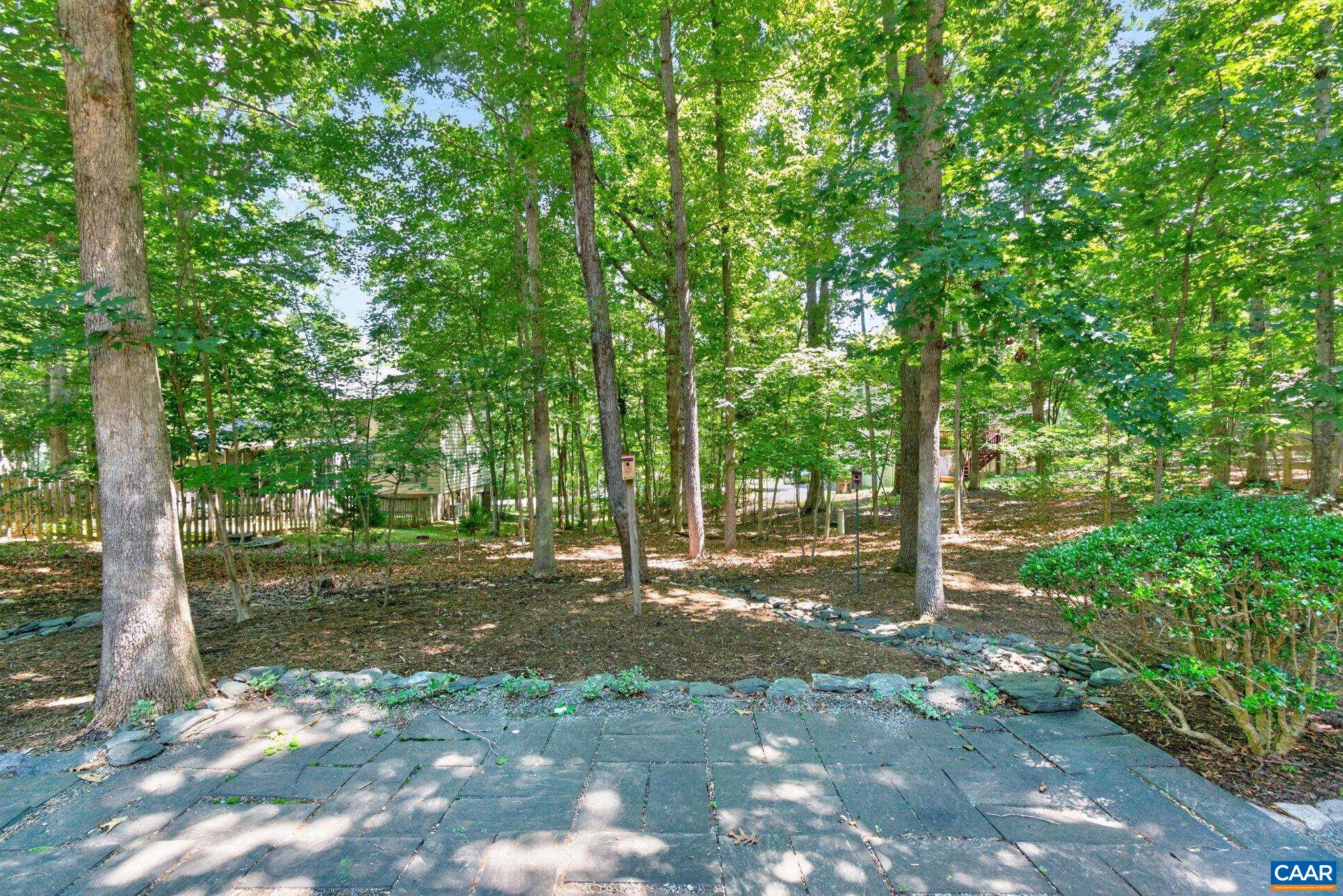 5 BRIARWOOD RD