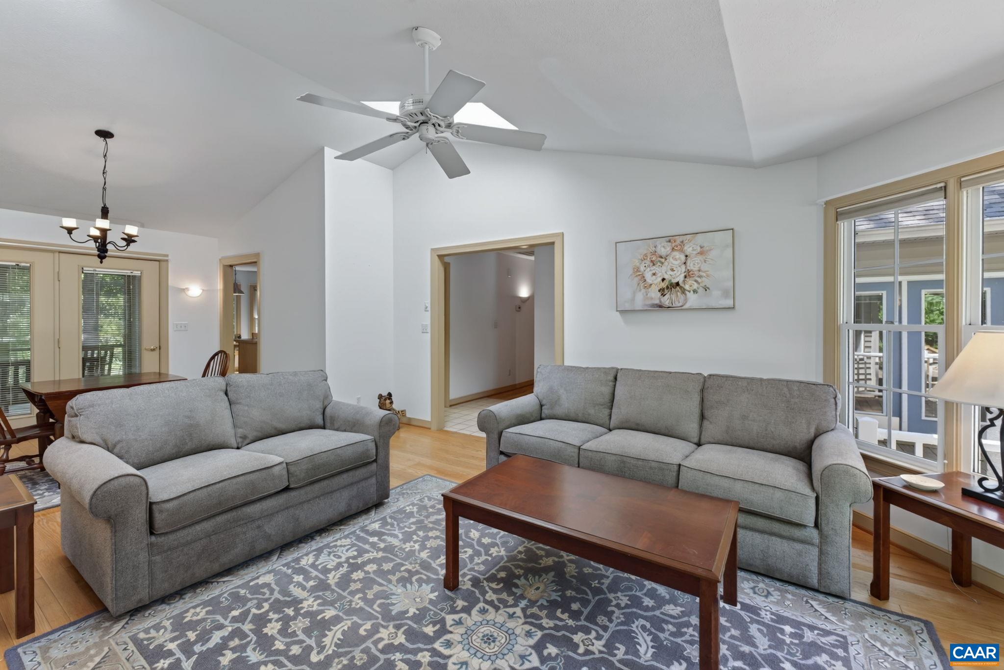5 BRIARWOOD RD