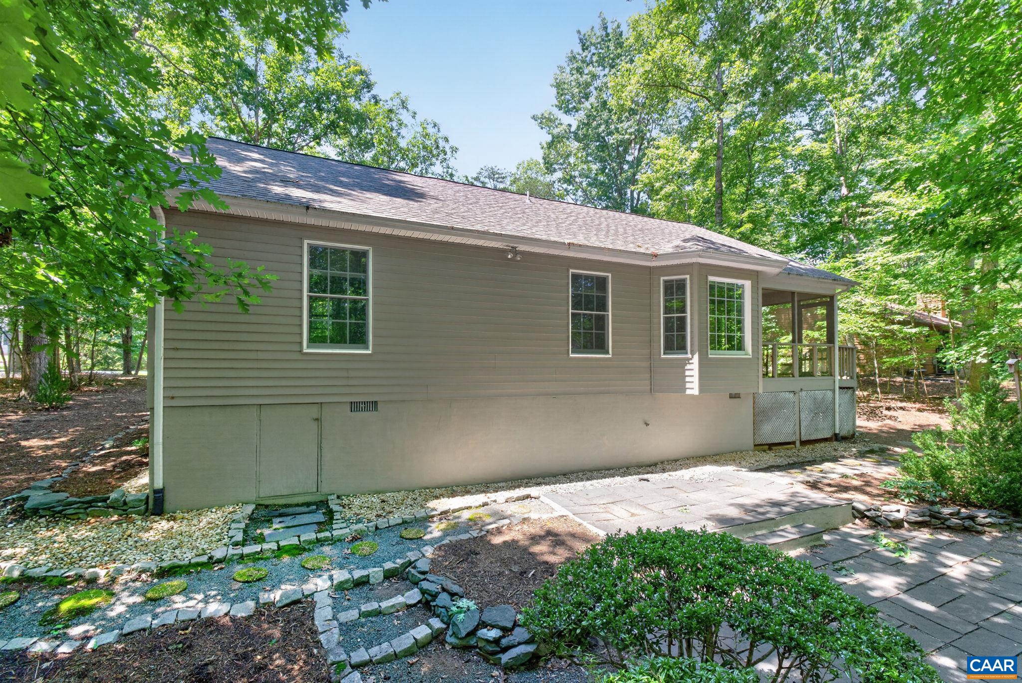 5 BRIARWOOD RD