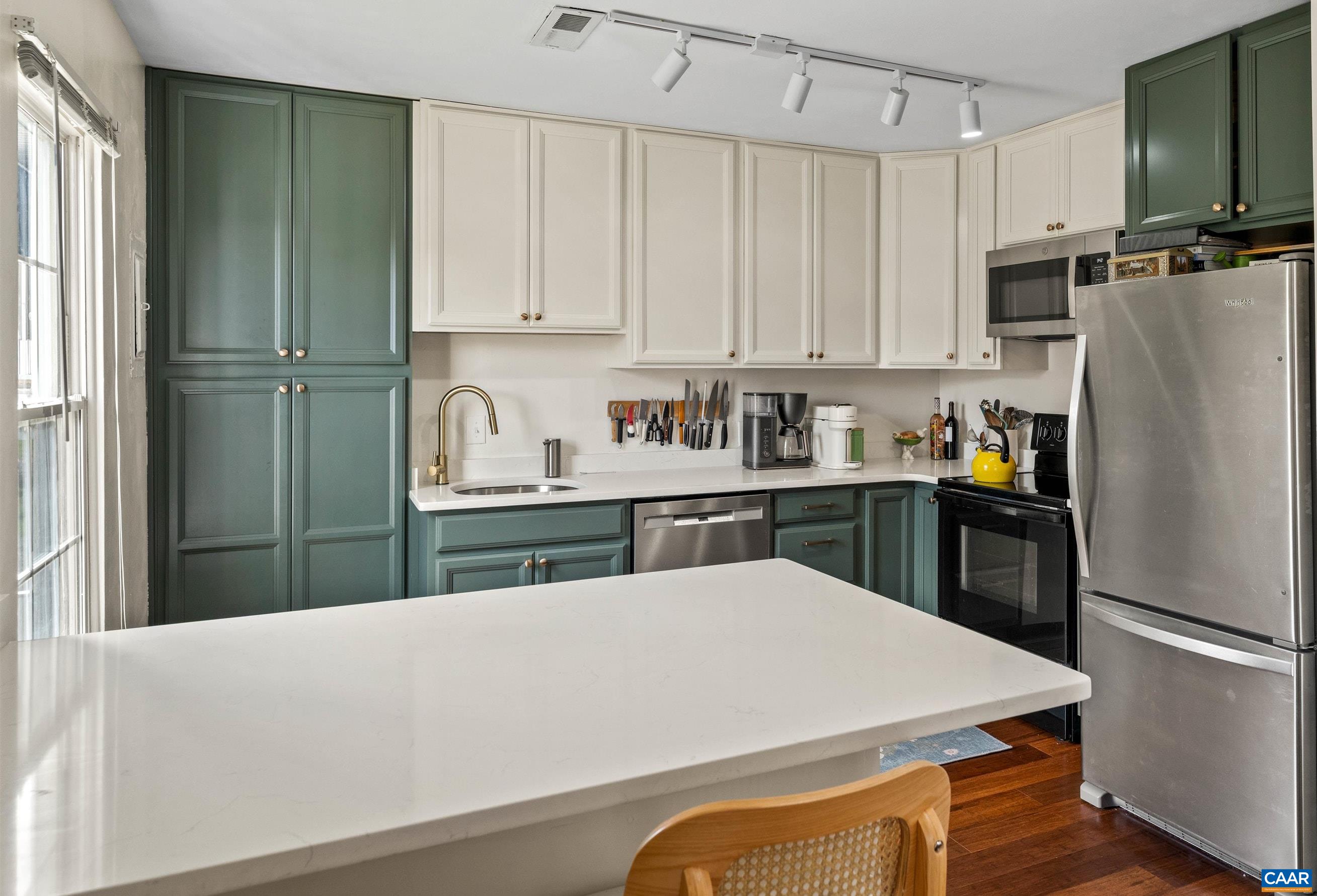 1219 VILLA LN Unit: F