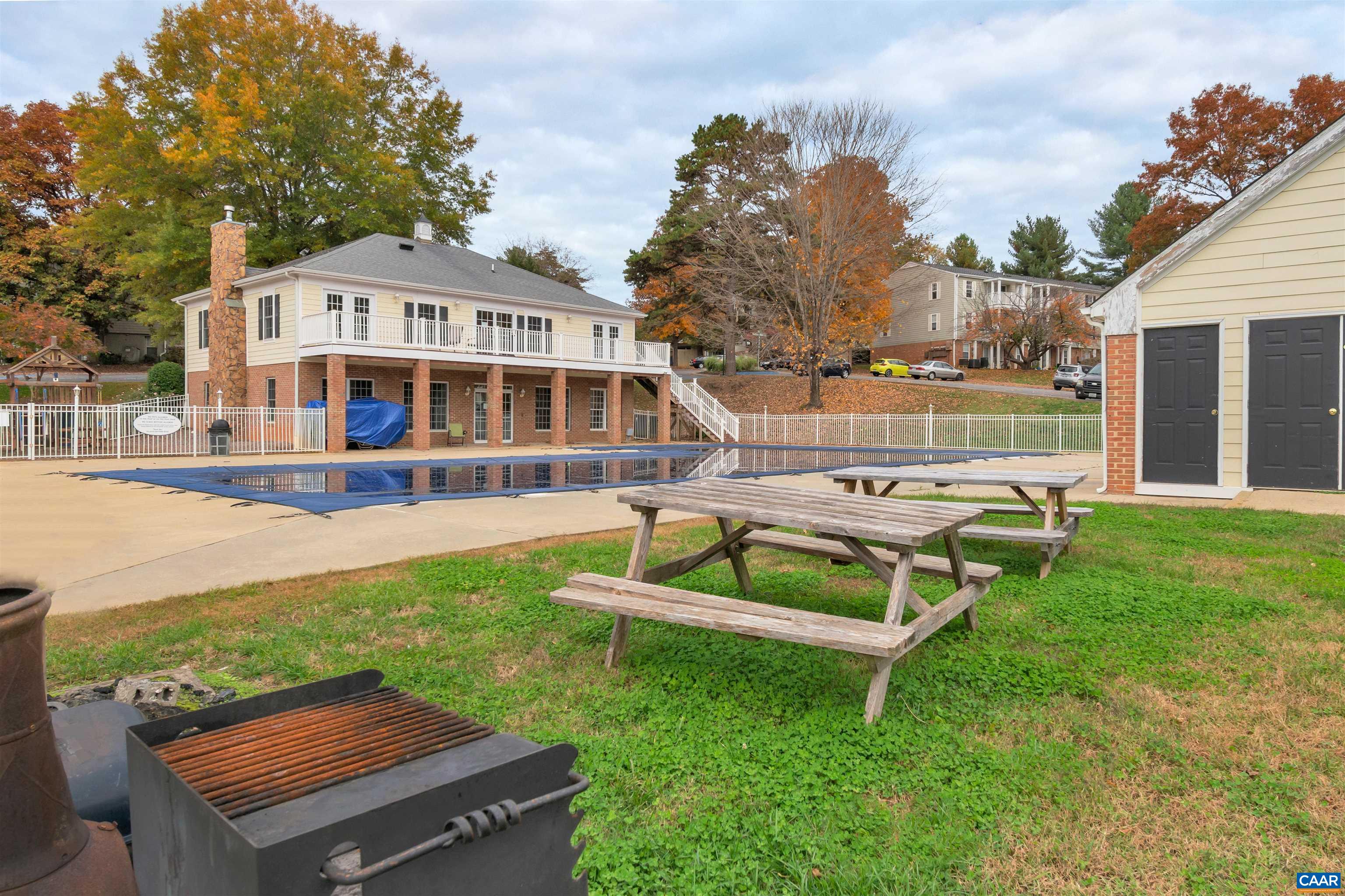 1219 VILLA LN Unit: F