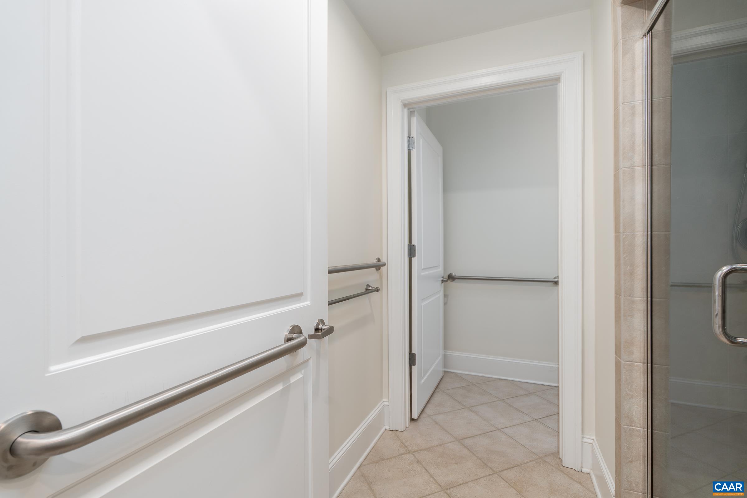 210 NE 10TH ST Unit: 404