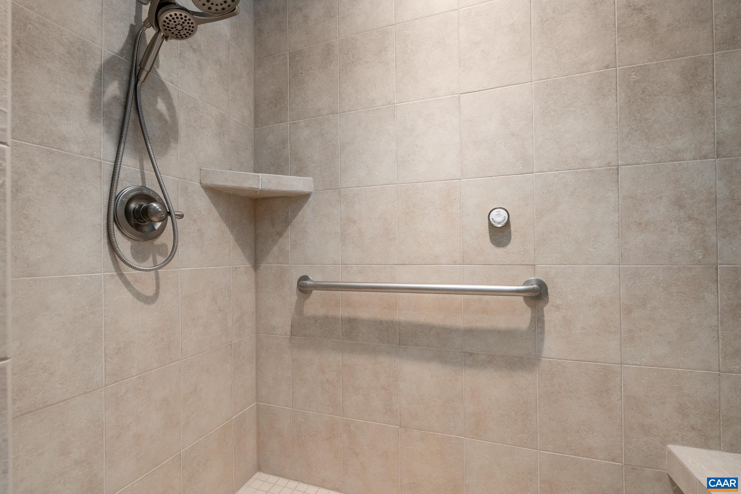 210 NE 10TH ST Unit: 404