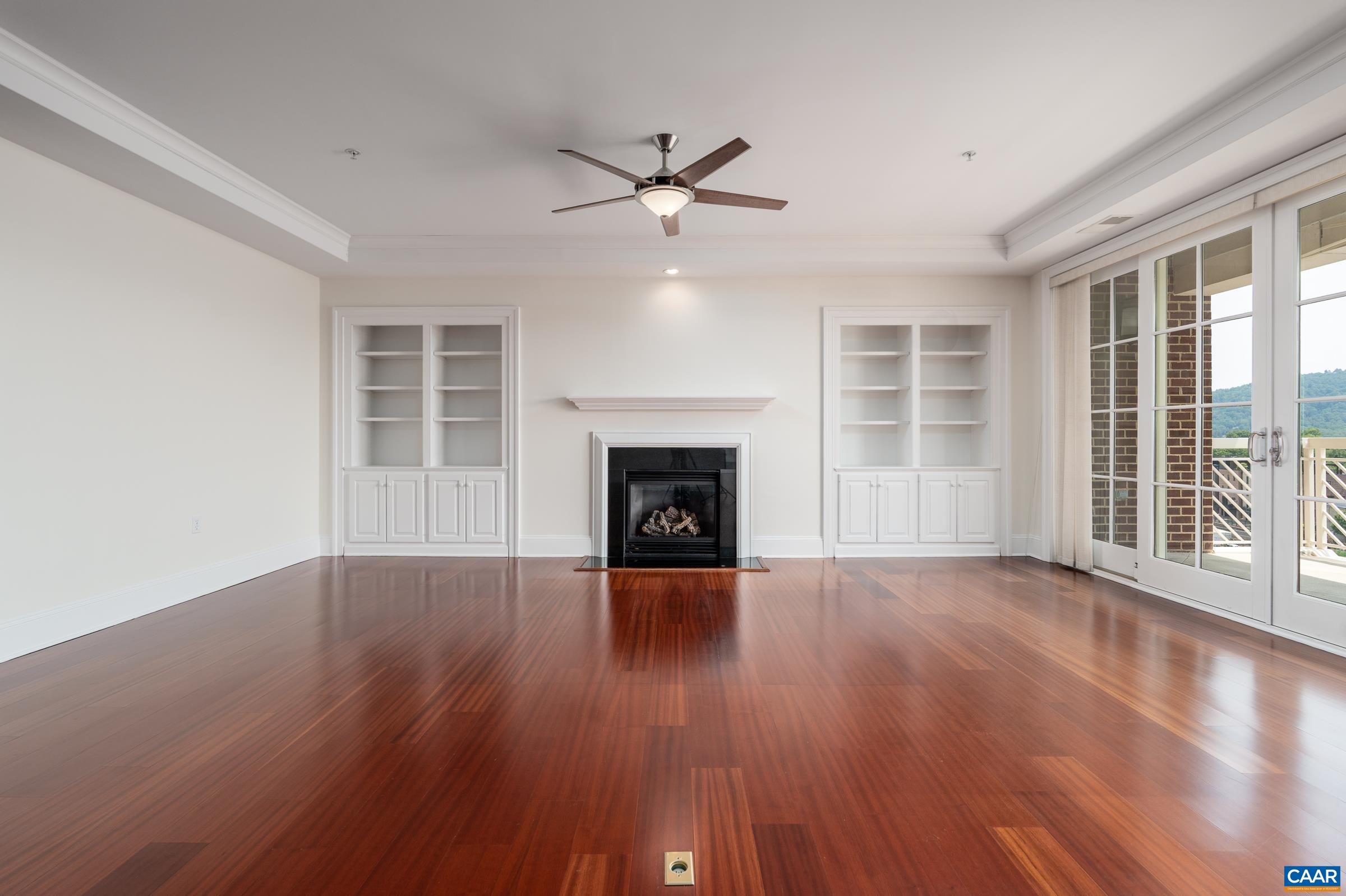 210 NE 10TH ST Unit: 404