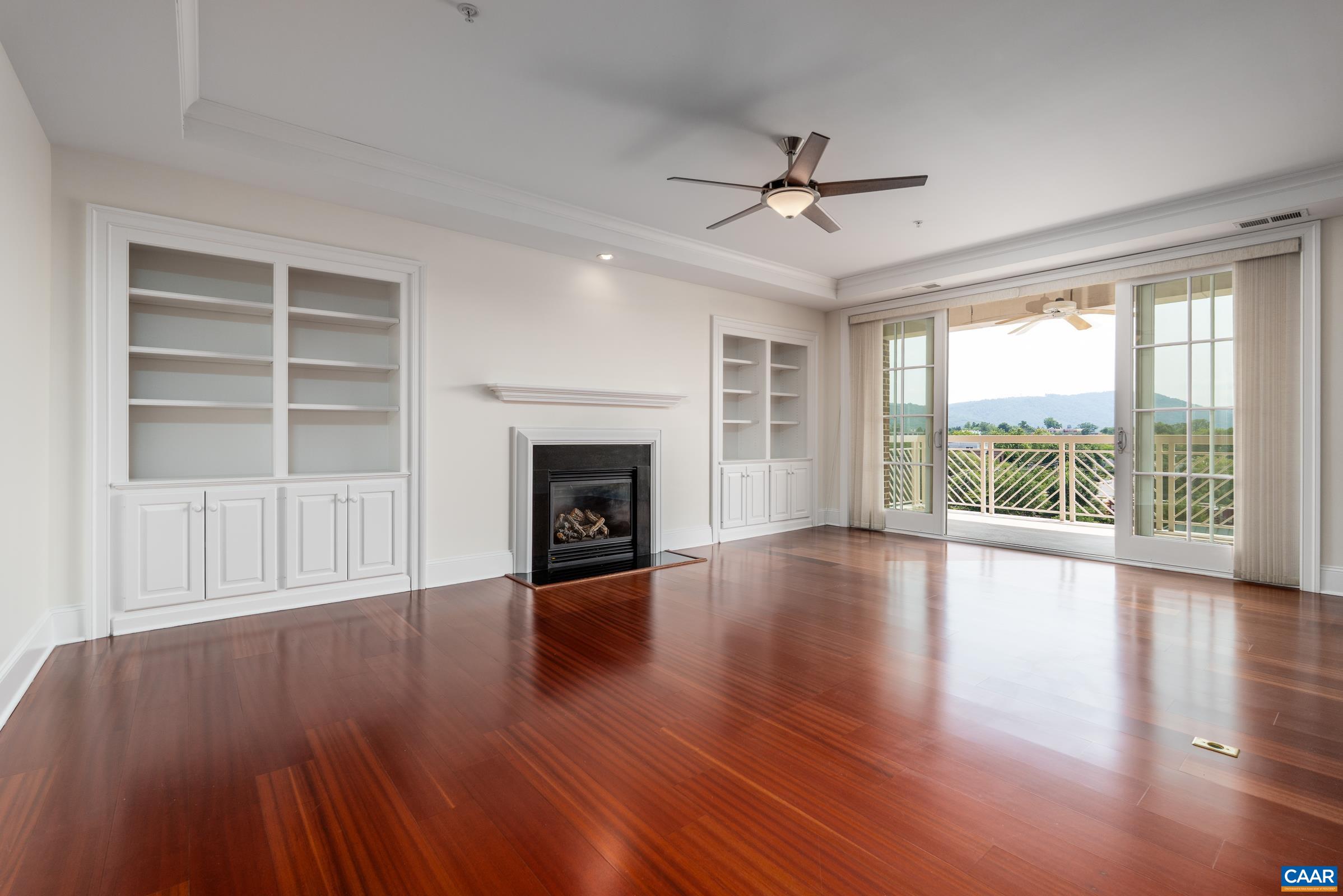 210 NE 10TH ST Unit: 404