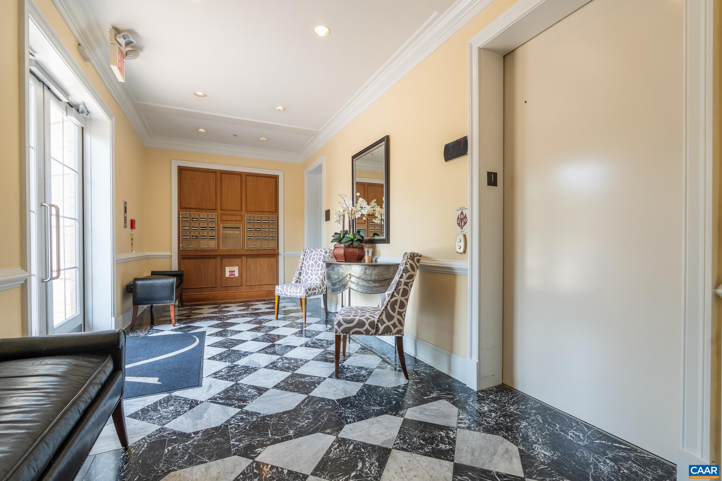 210 NE 10TH ST Unit: 404