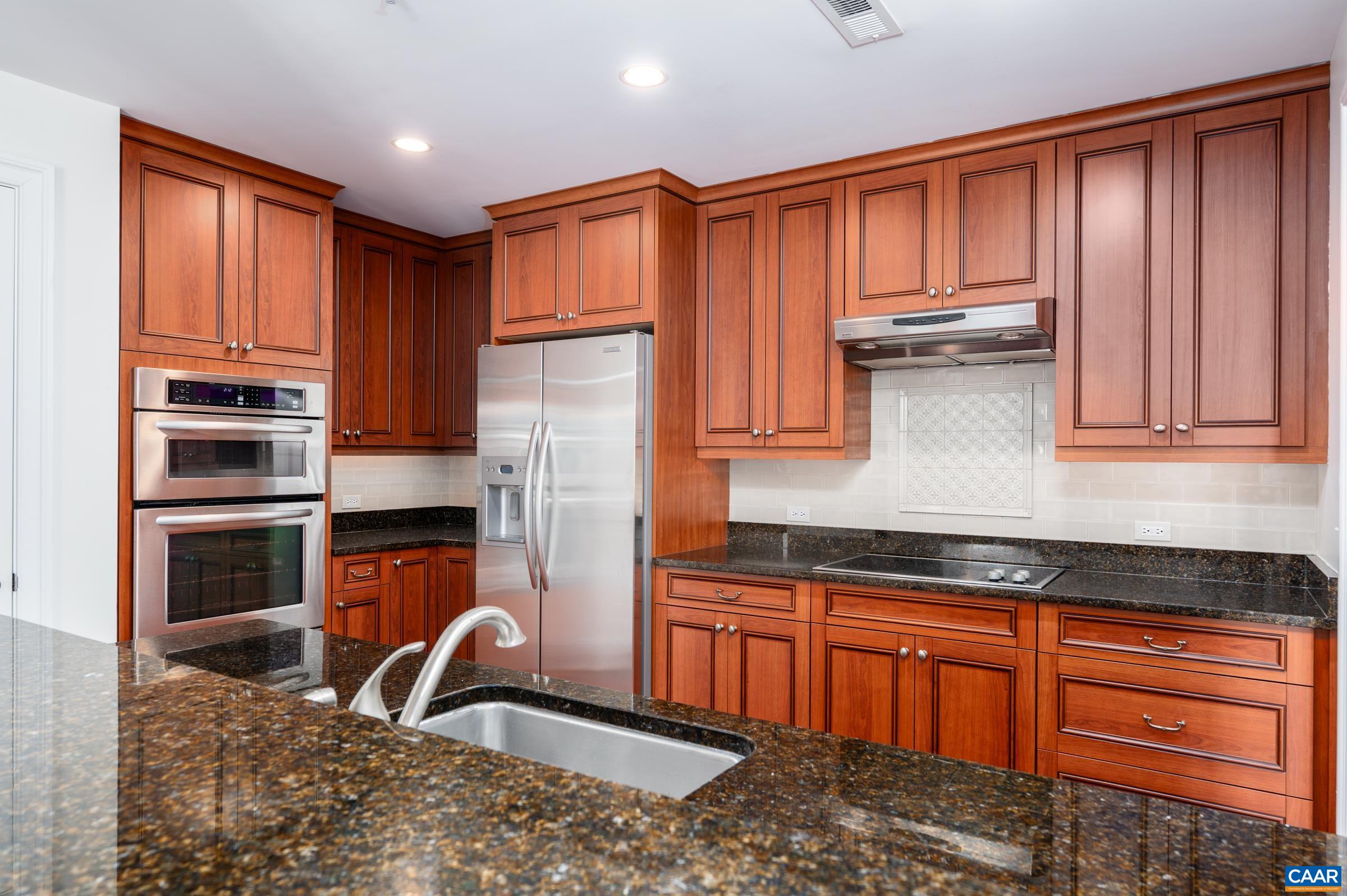 210 NE 10TH ST Unit: 404
