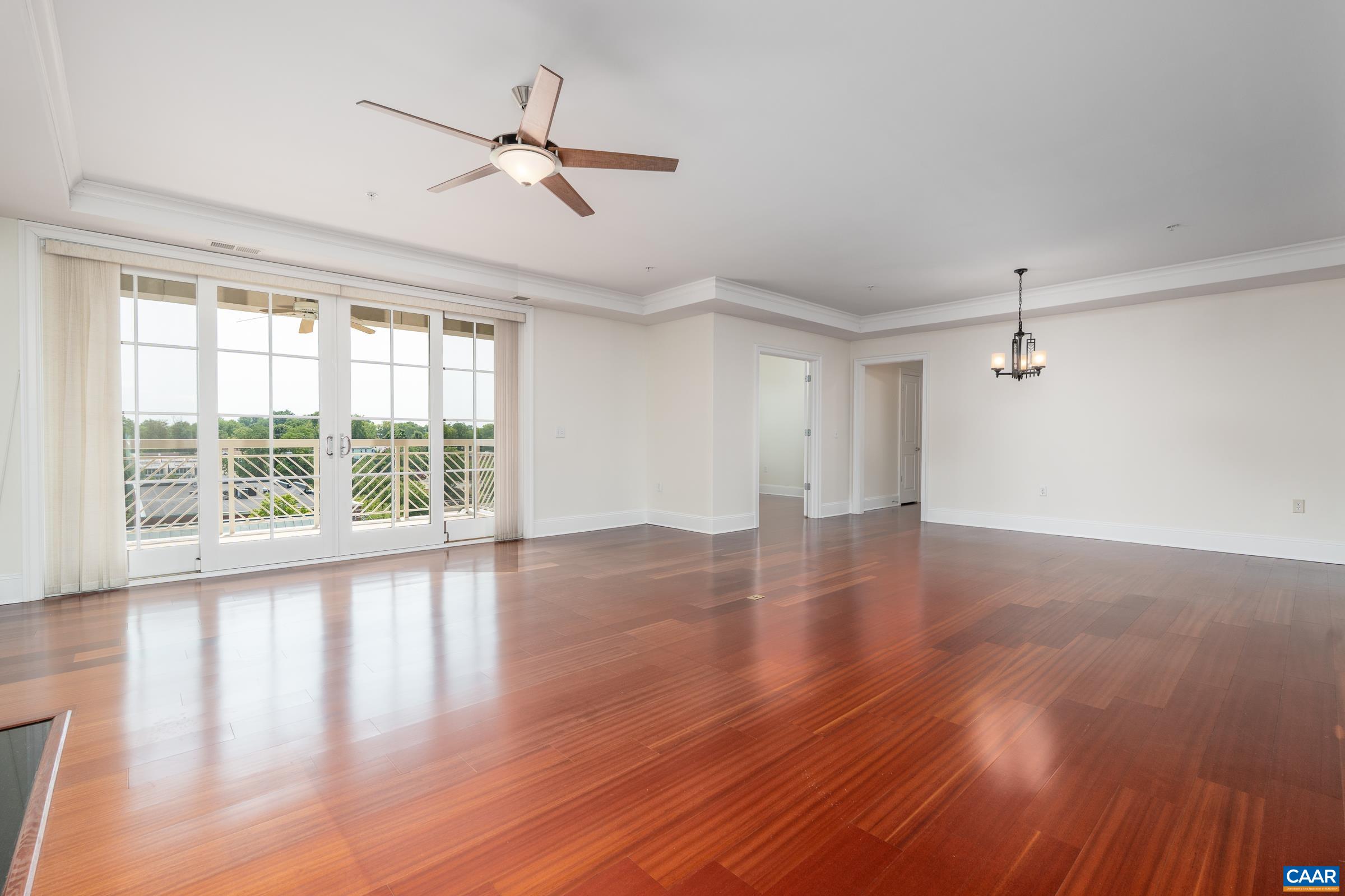 210 NE 10TH ST Unit: 404