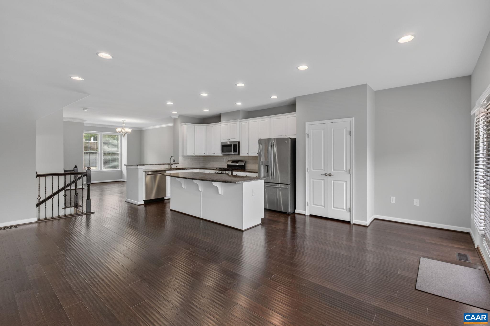238 PEBBLE BEACH CT