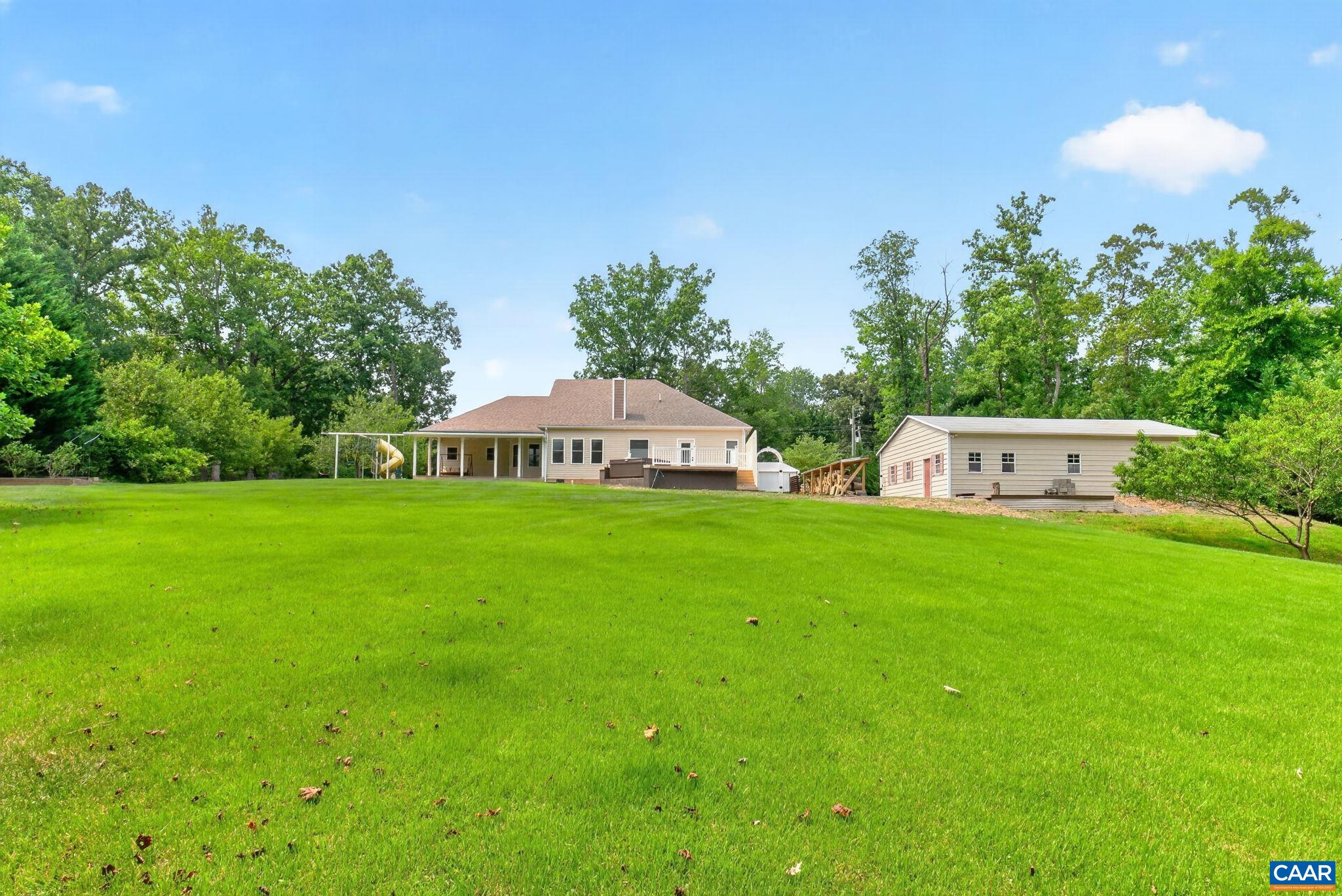 1558 RIDGEWAY DR