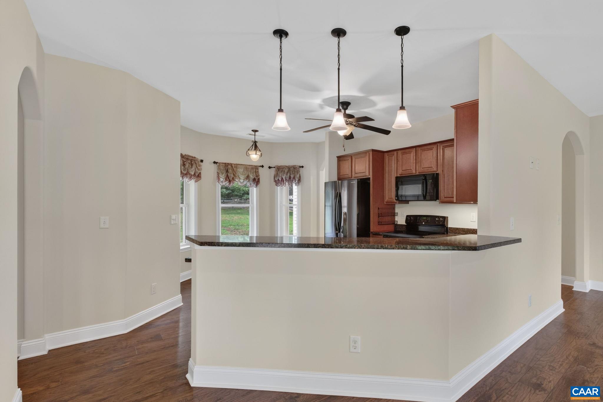 1558 RIDGEWAY DR