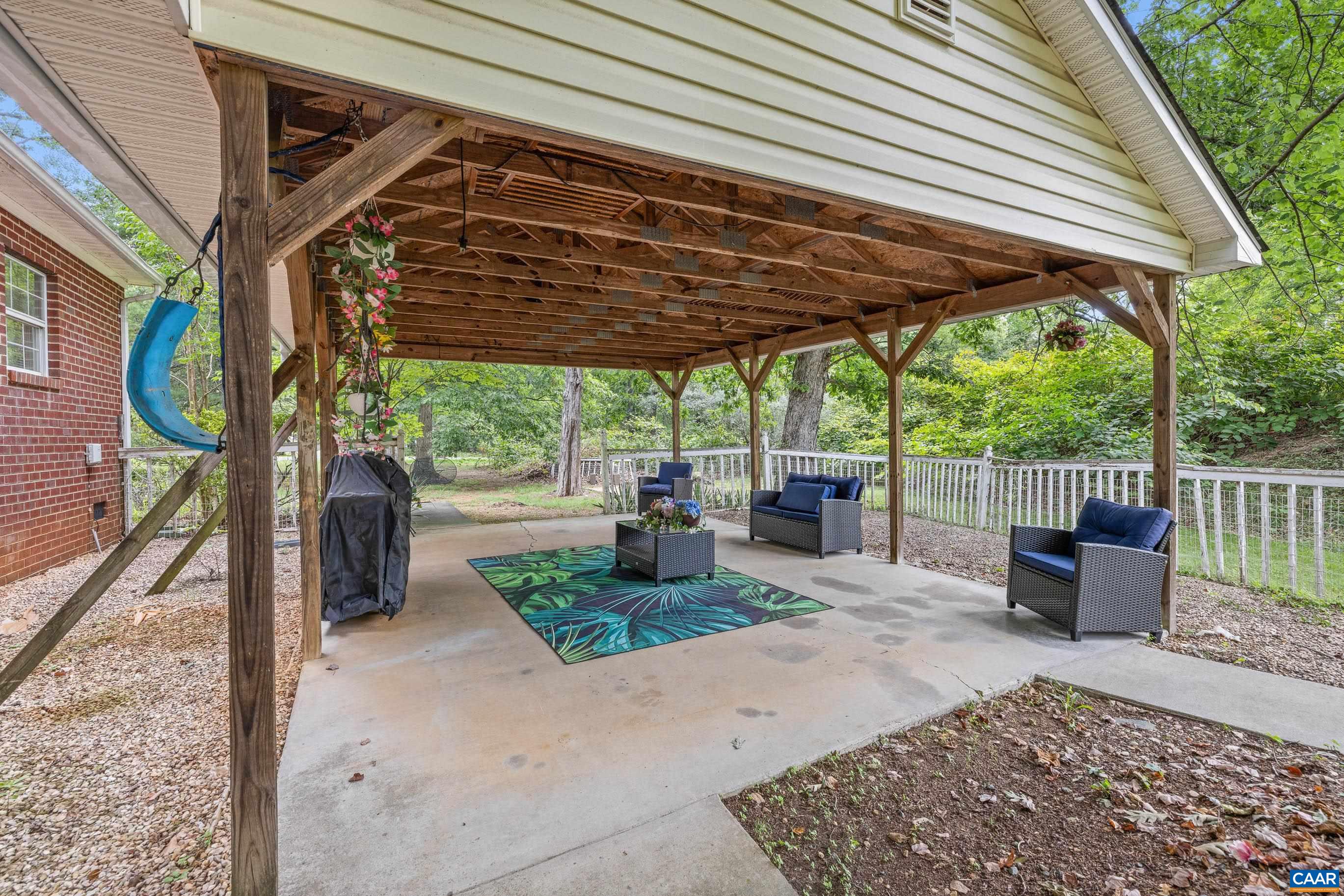 5705 LOUISA RD