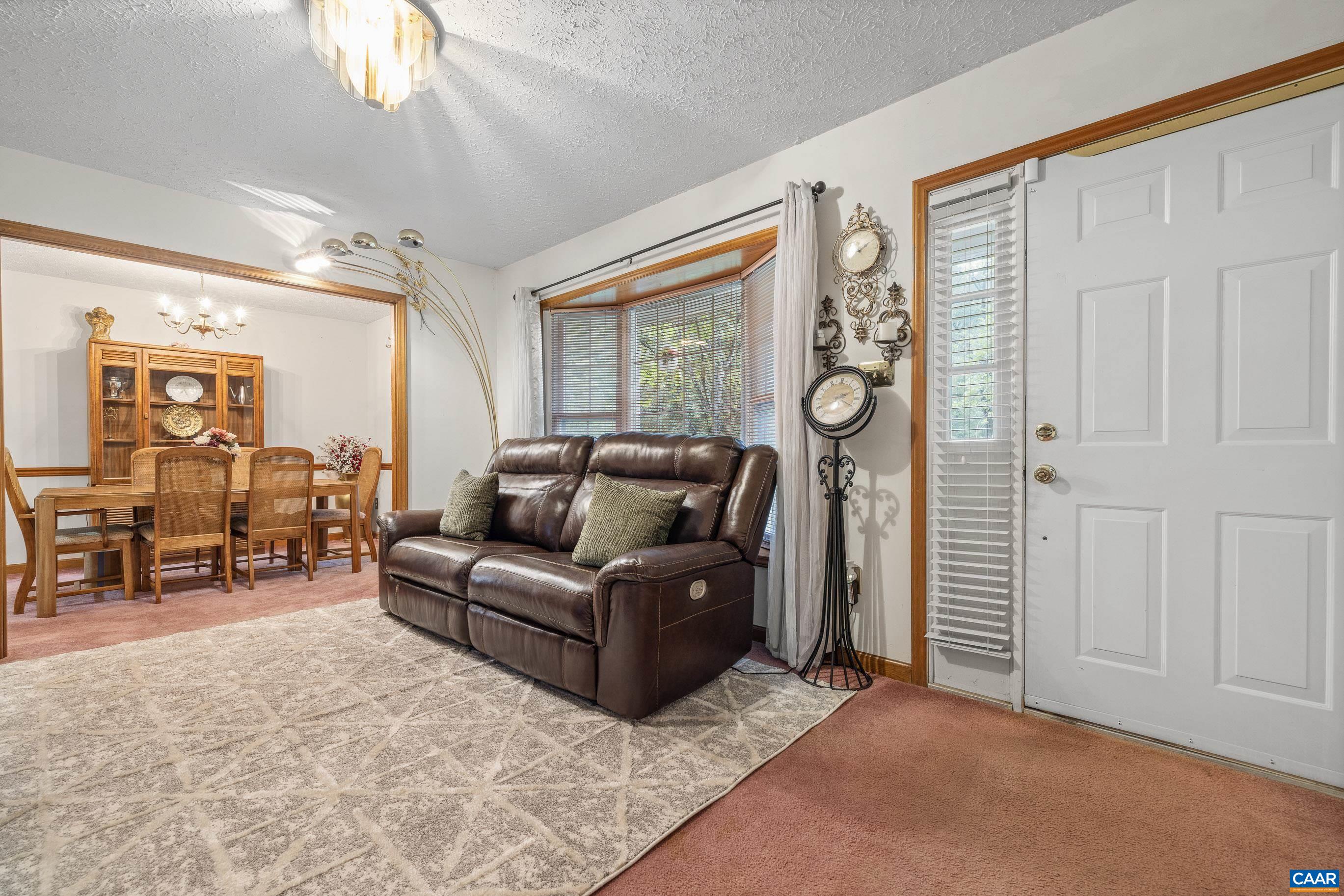 5705 LOUISA RD