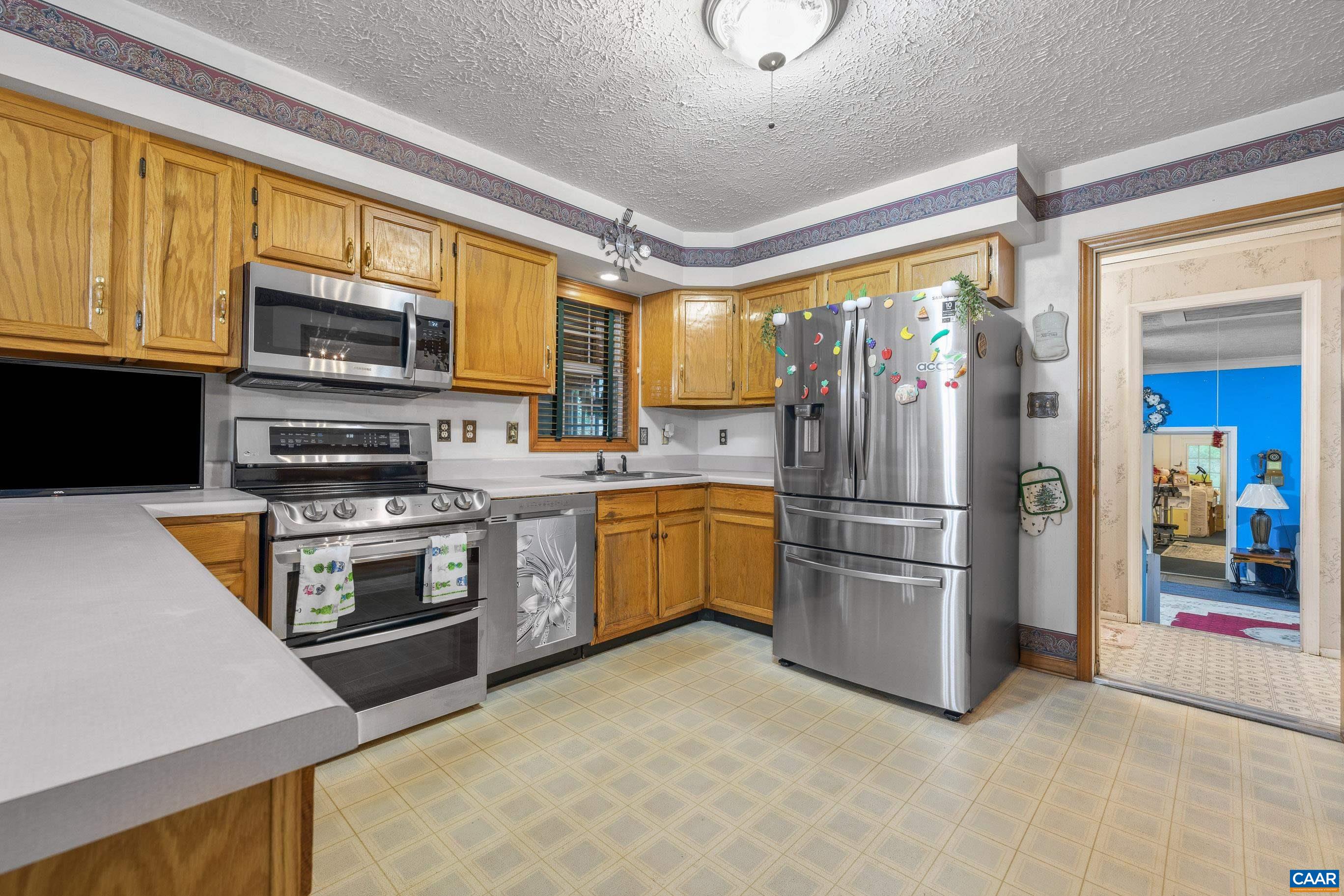 5705 LOUISA RD