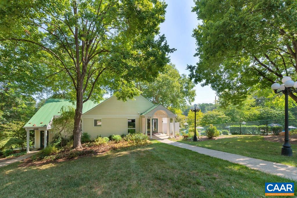 1893 AMBERFIELD DR