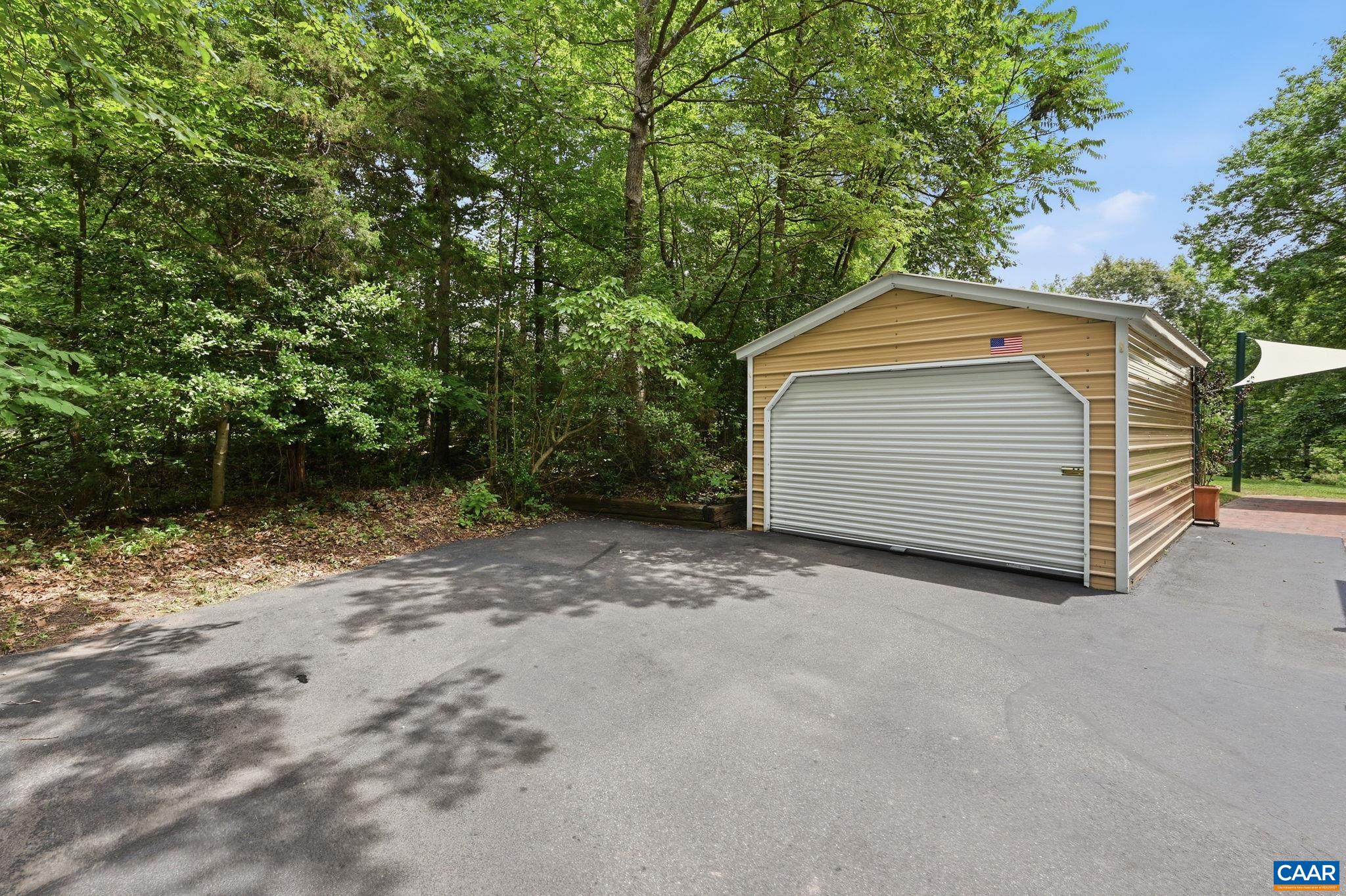 209 HALL DR