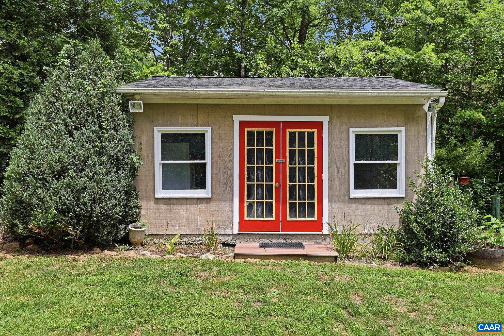 209 HALL DR
