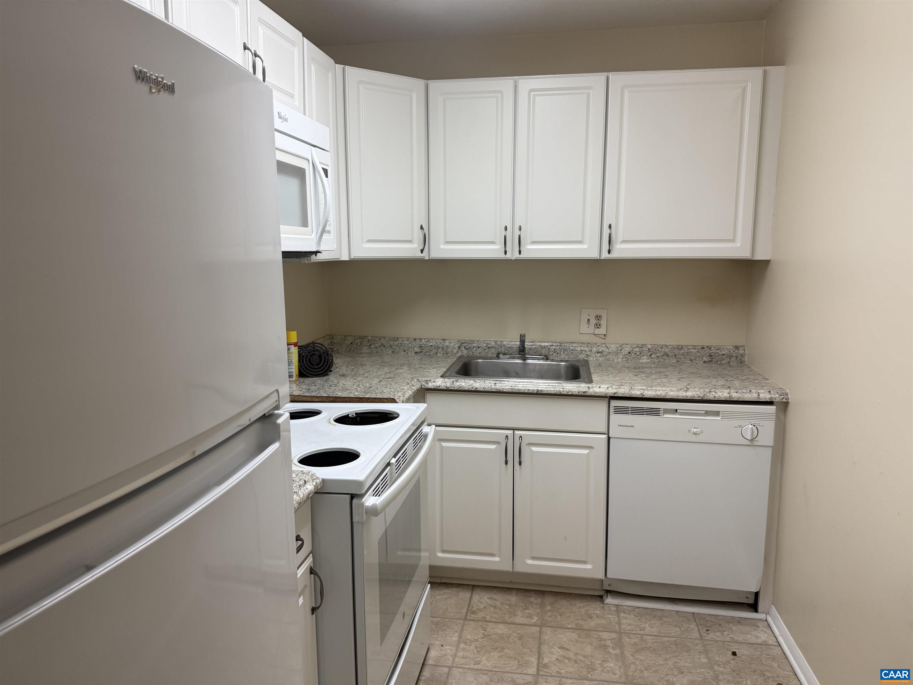 1215 WERTLAND ST Unit: c23