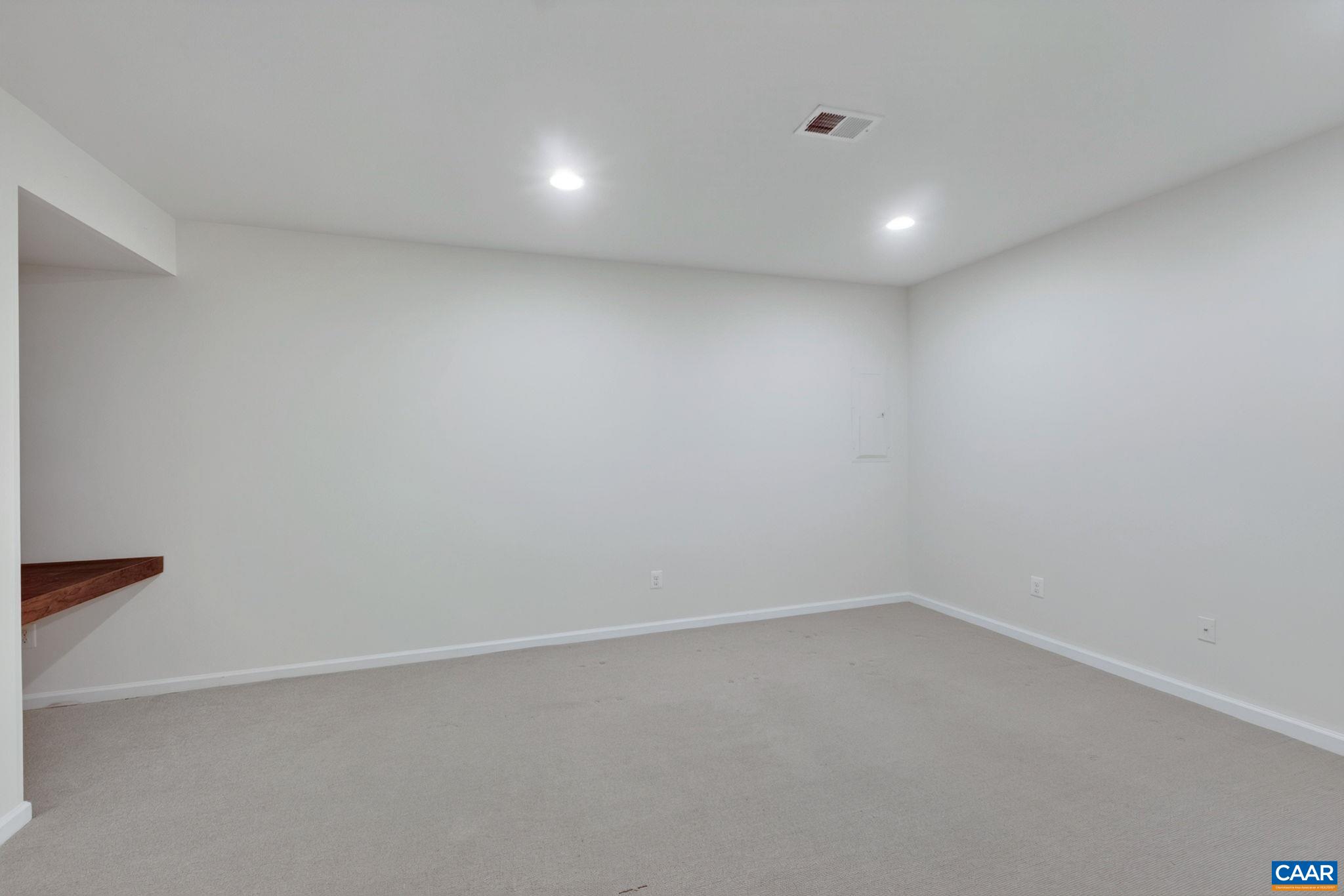 2298 WHITTINGTON DR