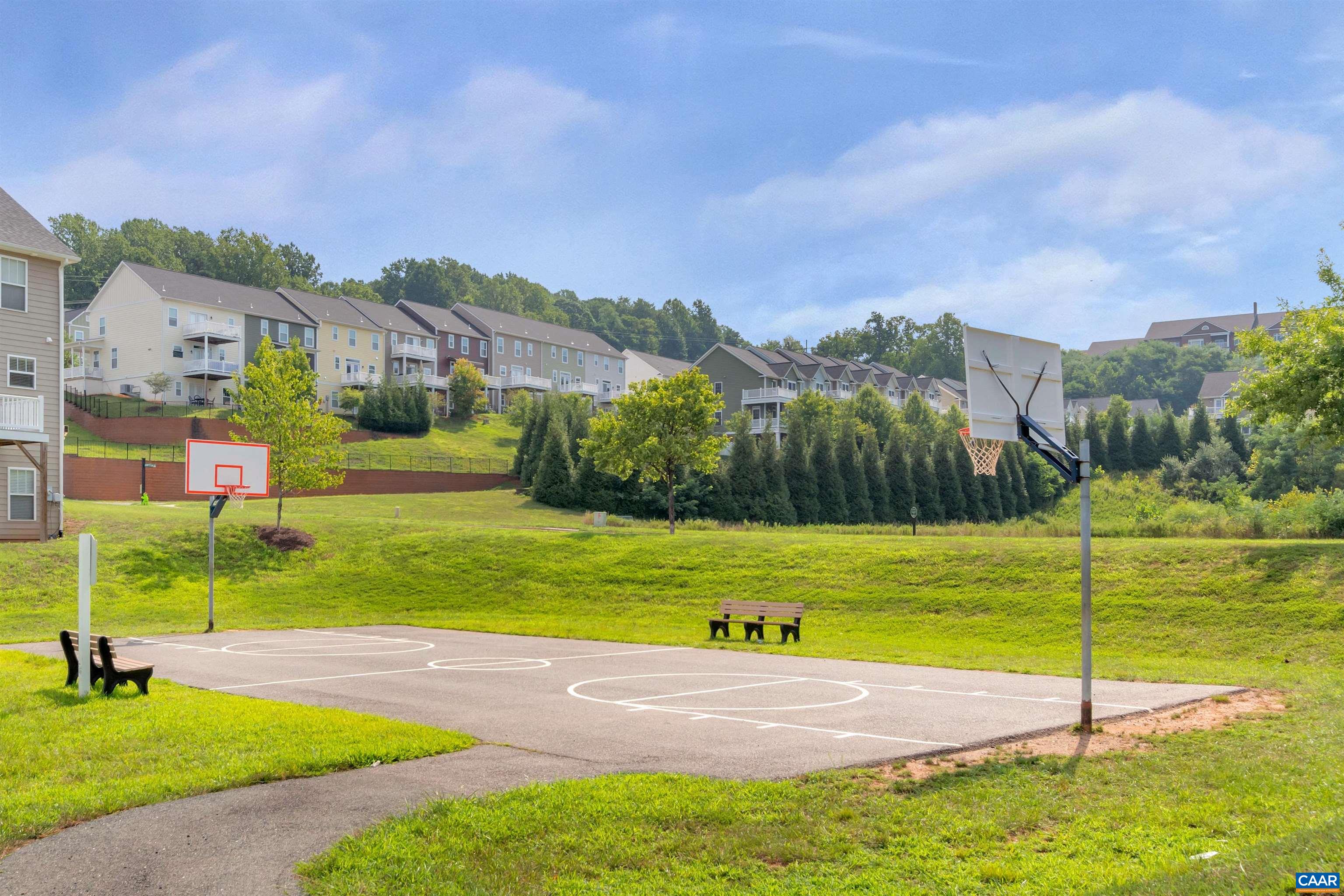 2298 WHITTINGTON DR