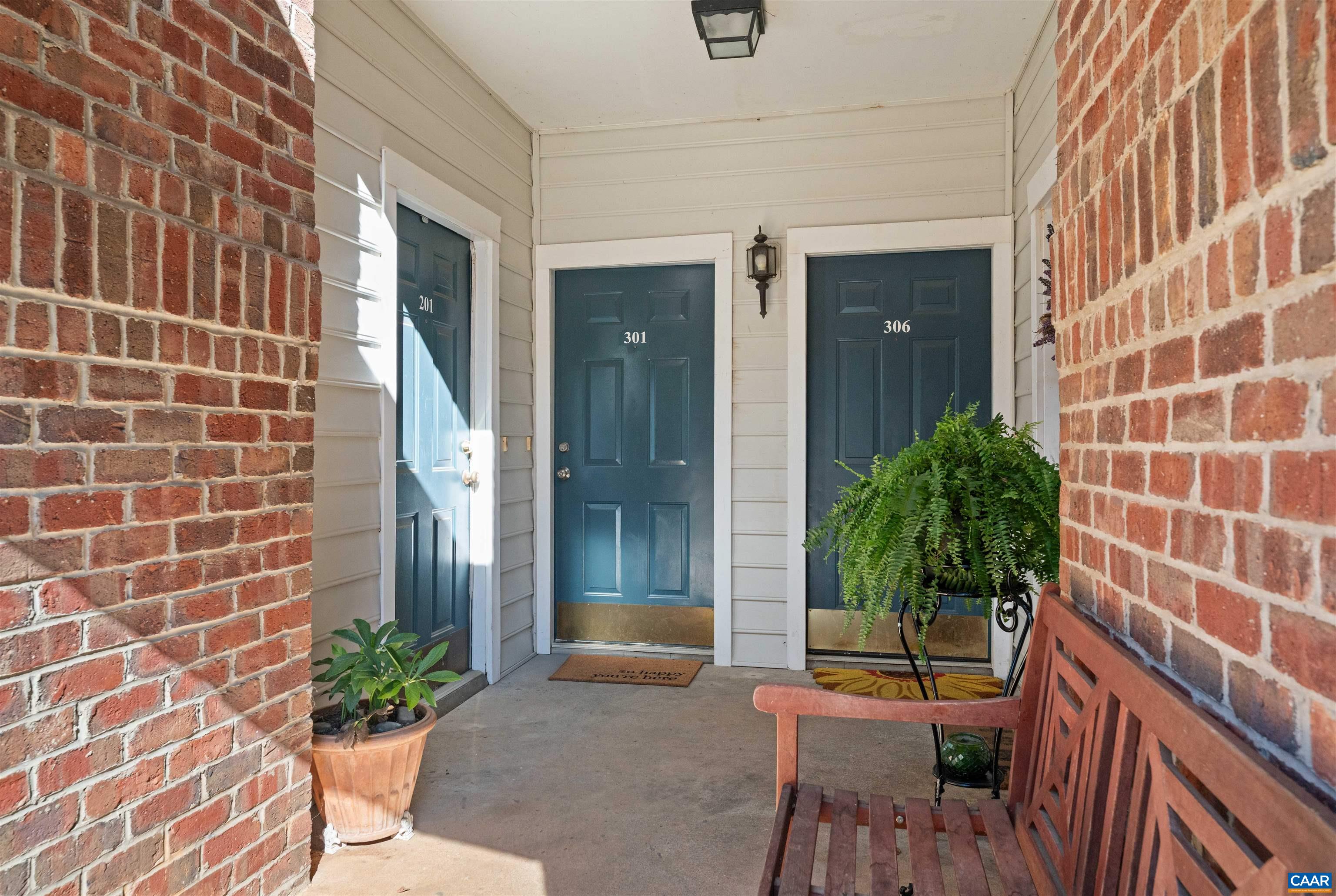 1075 WEYBRIDGE CT Unit: 301
