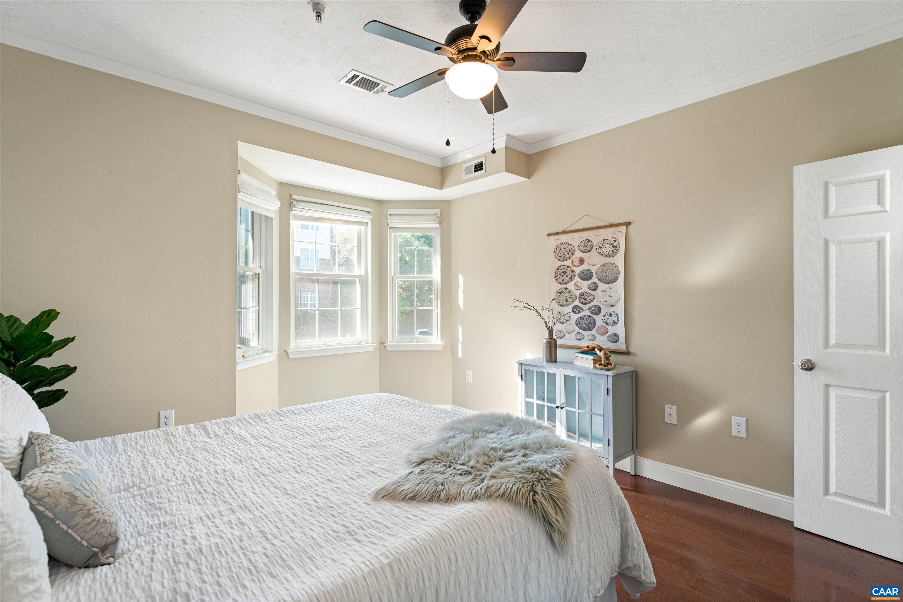 1075 WEYBRIDGE CT Unit: 301