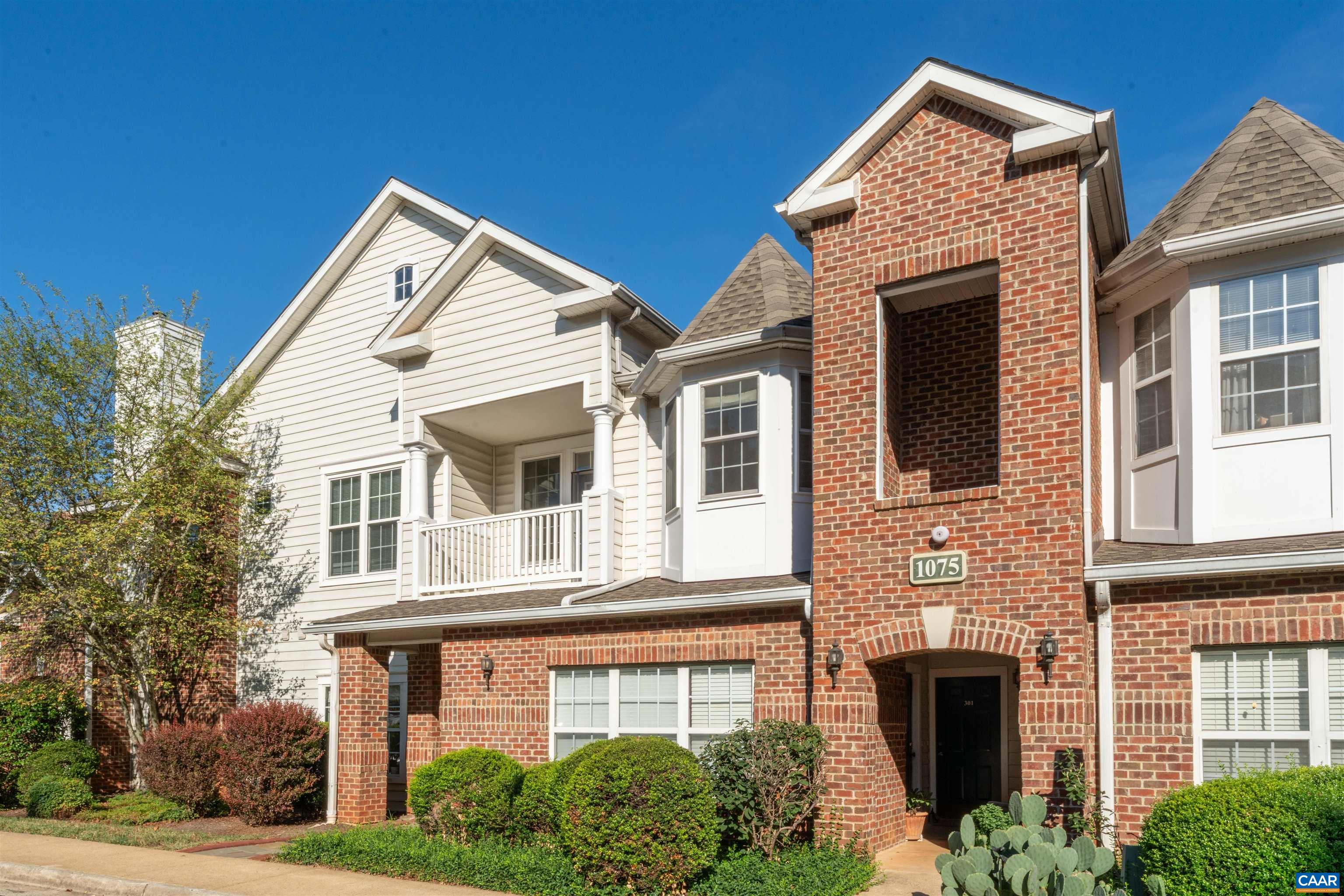 1075 WEYBRIDGE CT Unit: 301
