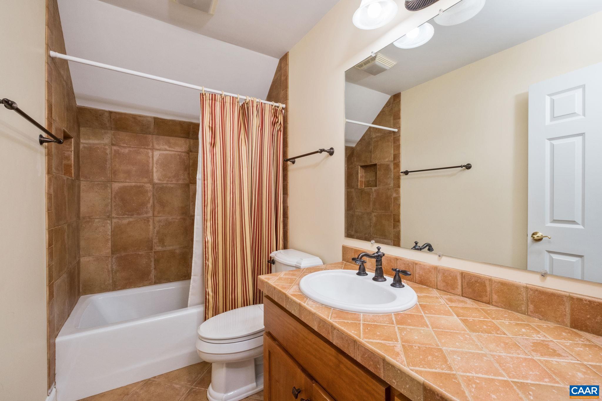 1819 LOCUST SHADE CT