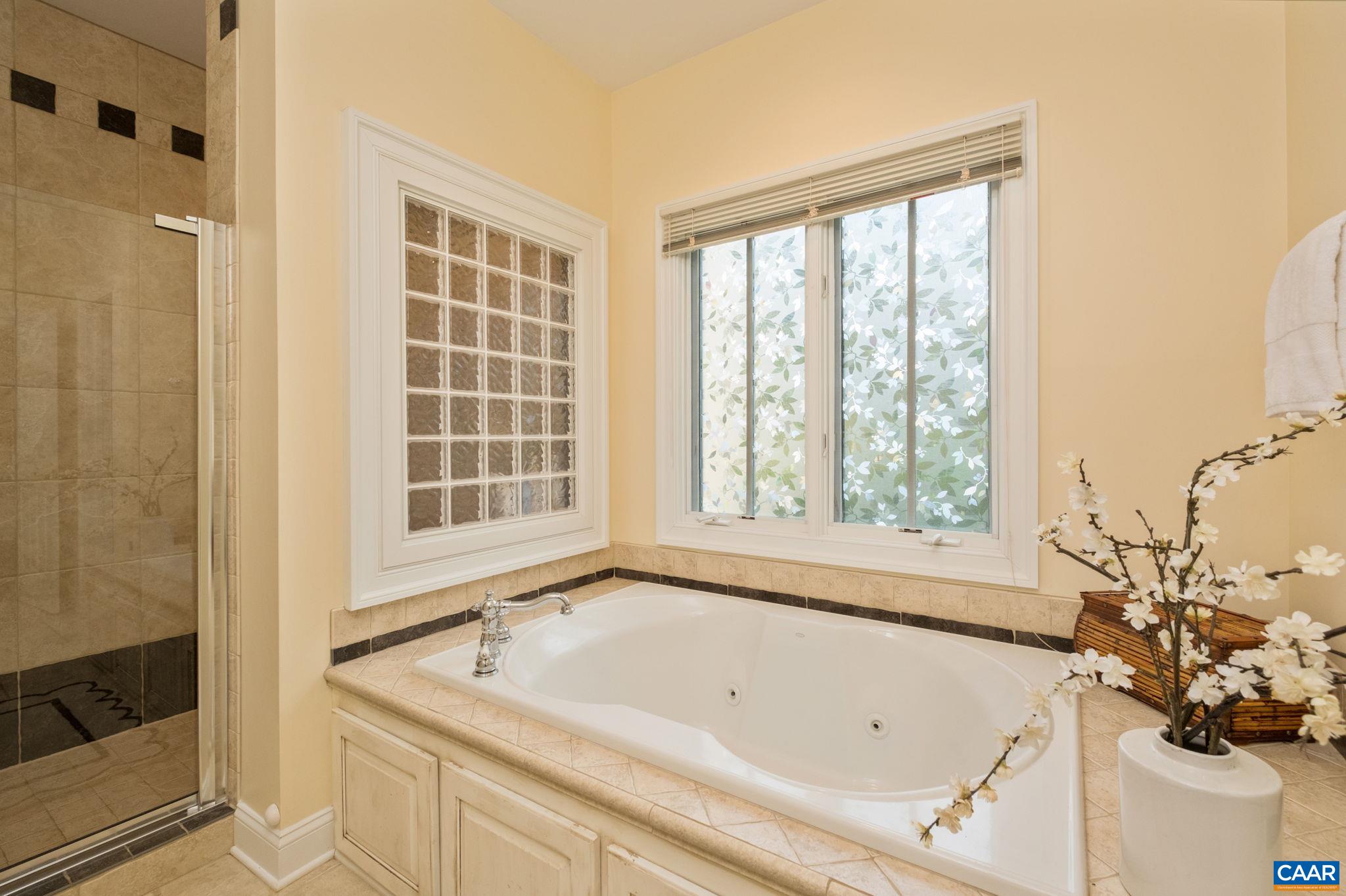 1819 LOCUST SHADE CT