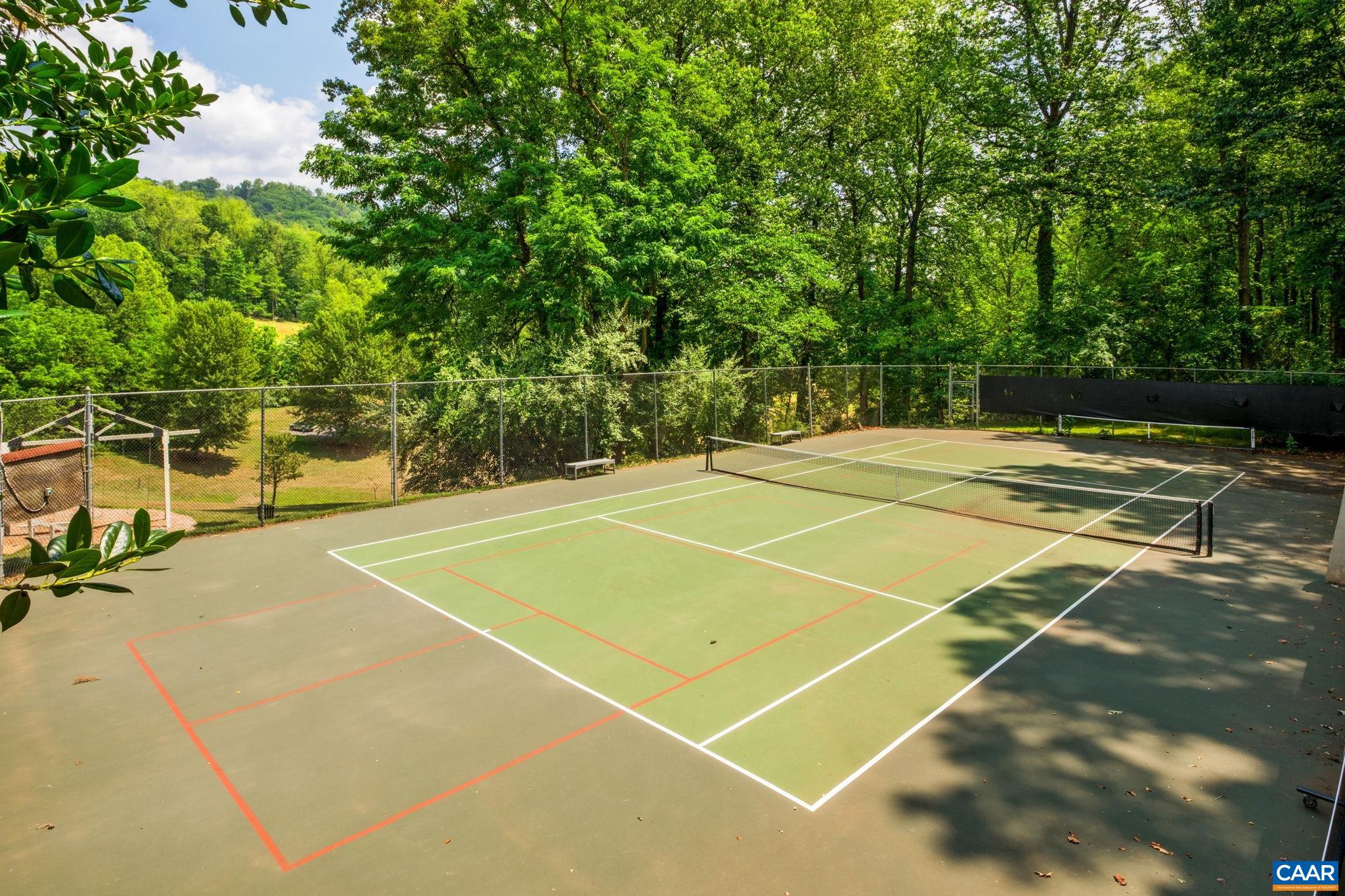 1819 LOCUST SHADE CT