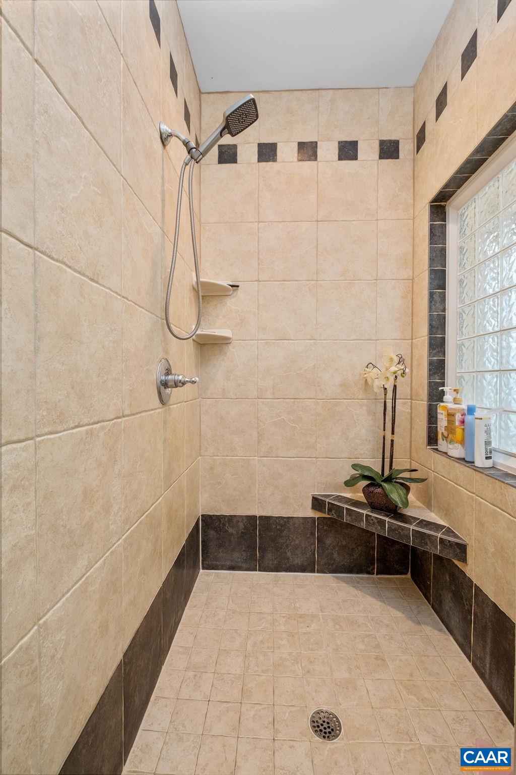 1819 LOCUST SHADE CT