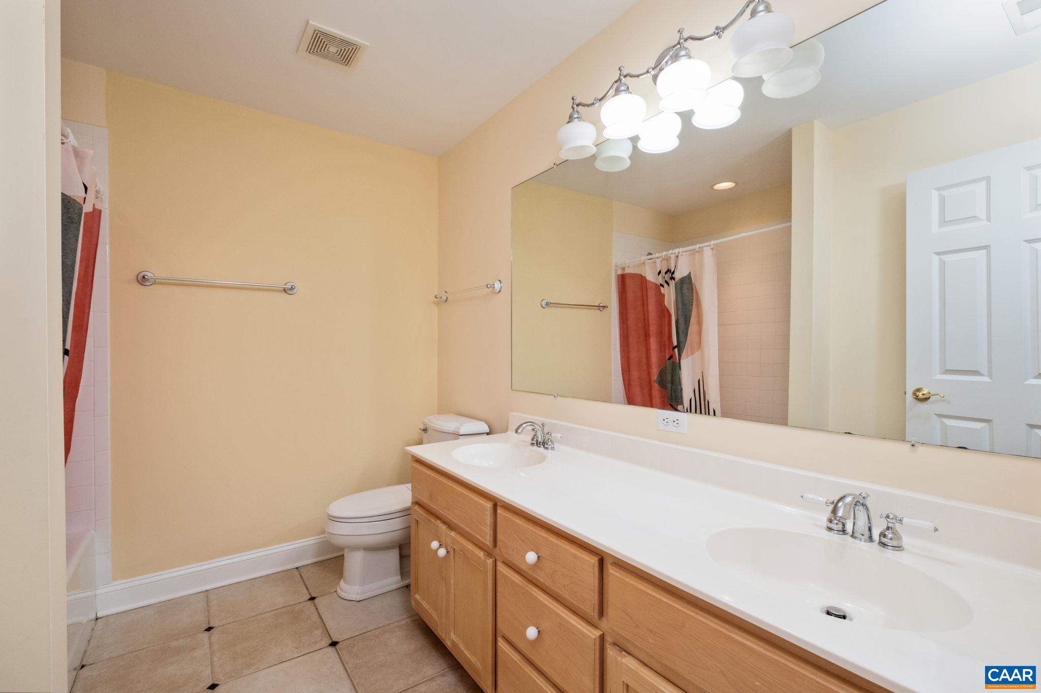 1819 LOCUST SHADE CT