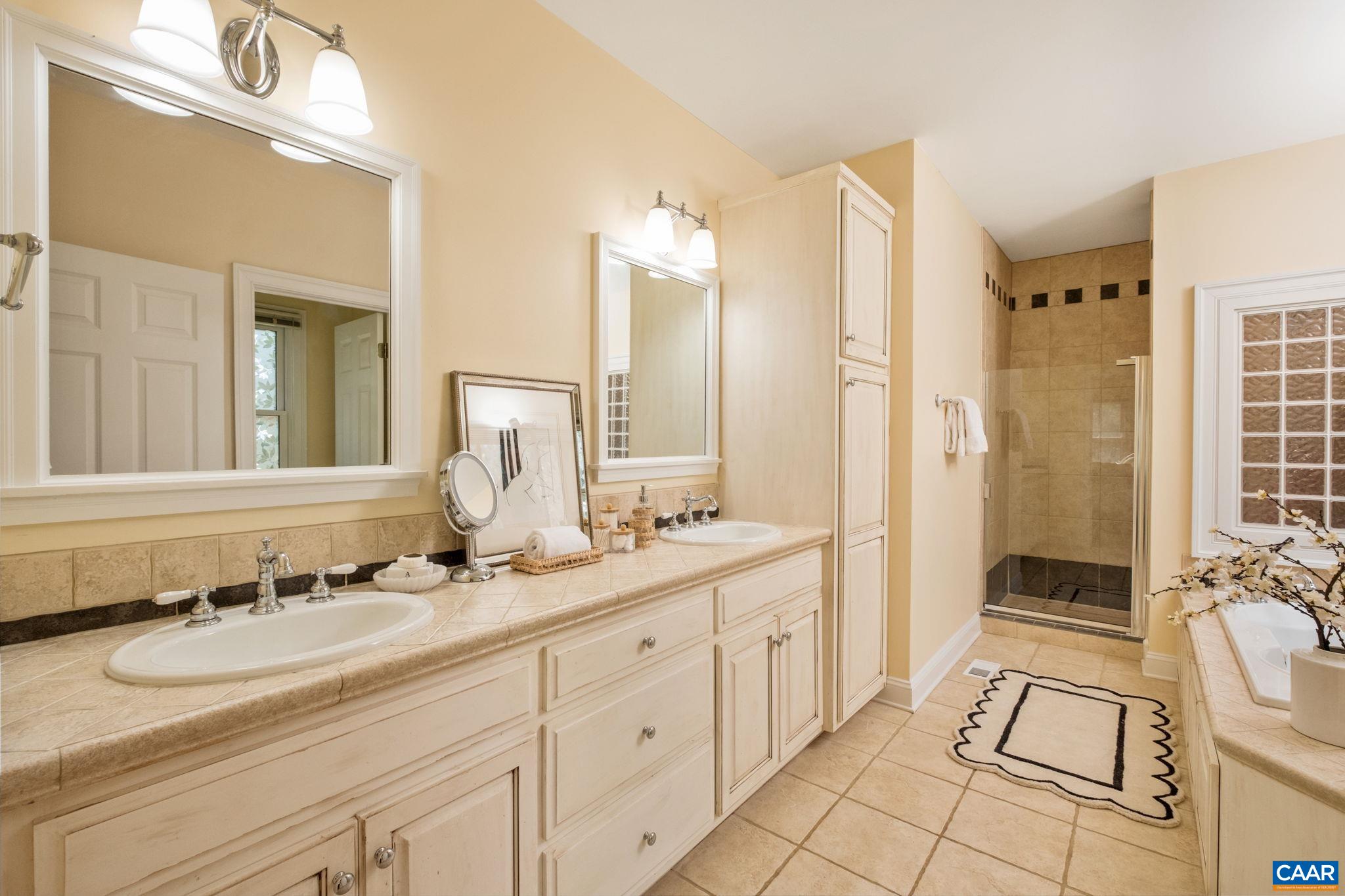 1819 LOCUST SHADE CT