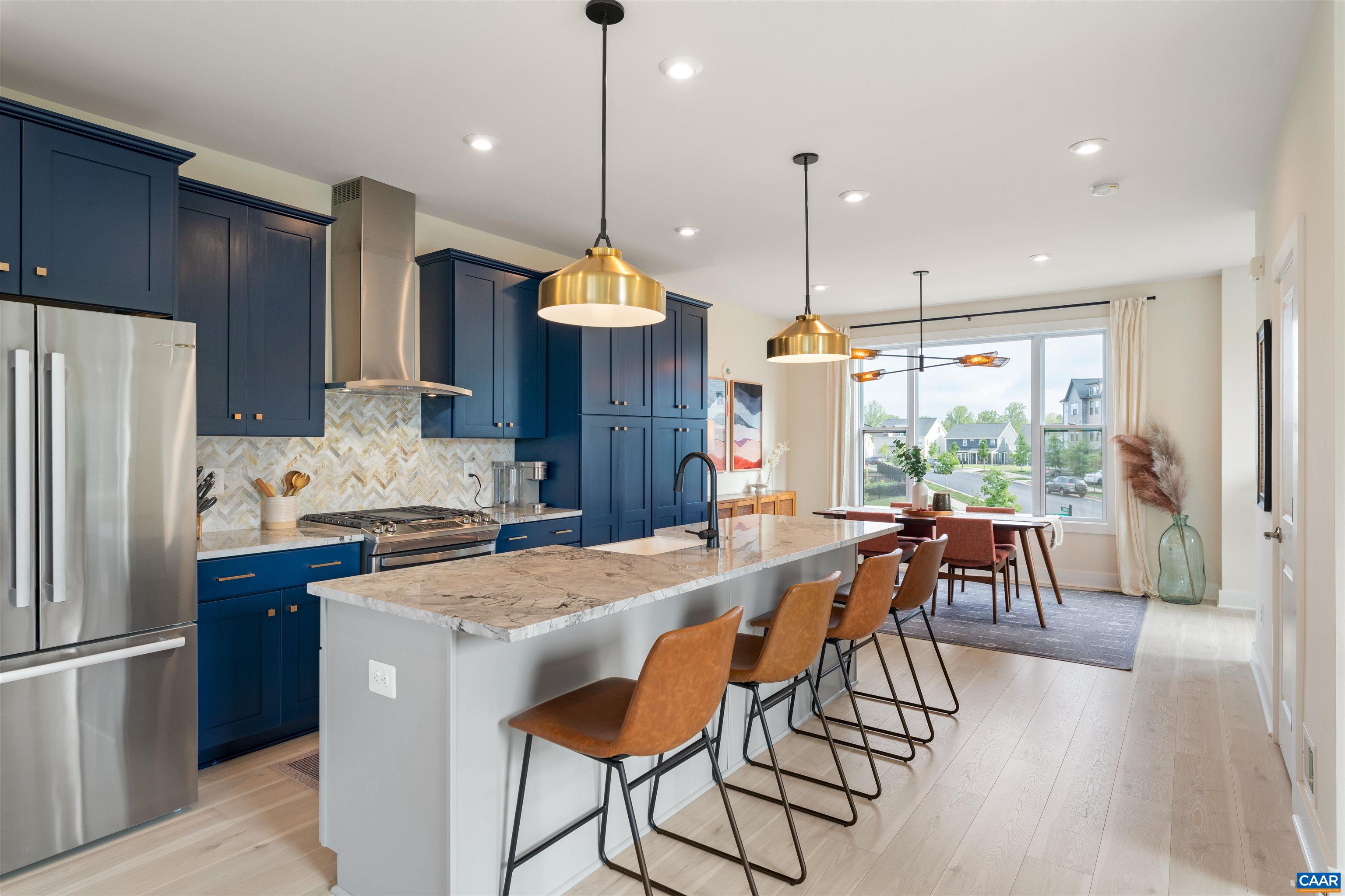 2270 FOWLER CIR