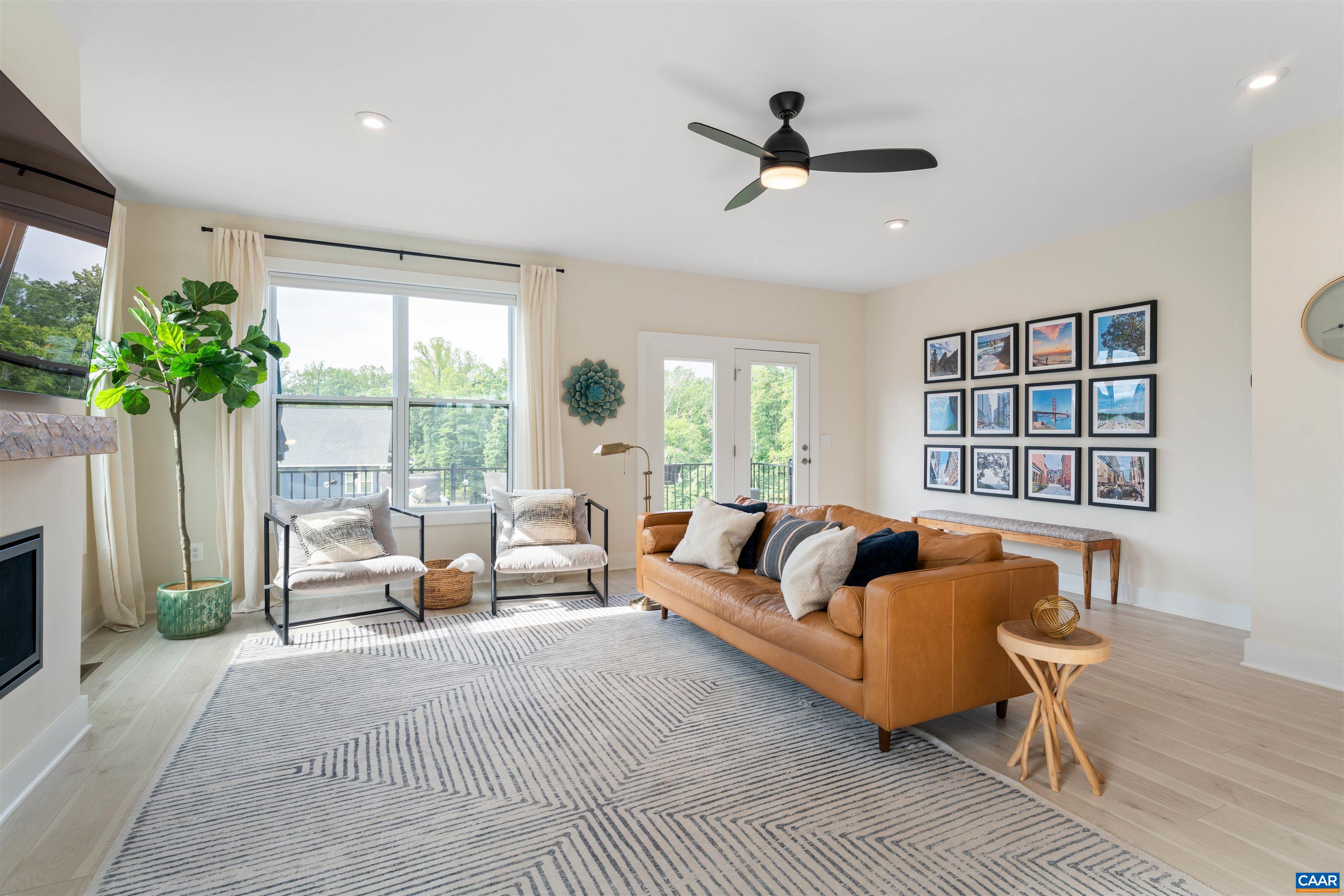 2270 FOWLER CIR